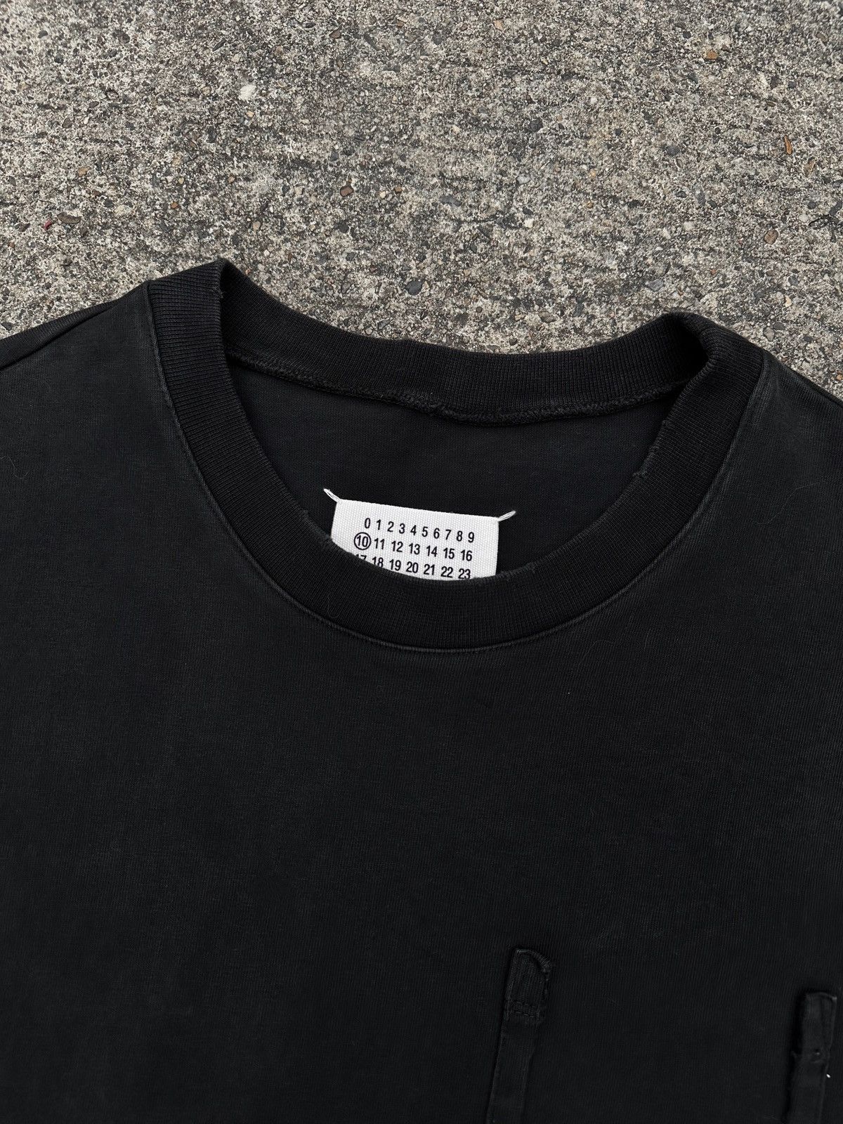 Maison Margiela Maison Margiela FW19 Ripped Pocket Damage Tee Size US L / EU 52-54 / 3 - 3 Thumbnail
