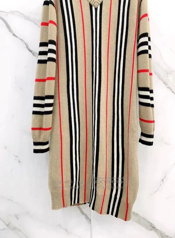 Burberry Burberry Khaki Wool Long Sleeve Knit Sweater. Size S / US 4 / IT 40 - 3 Thumbnail