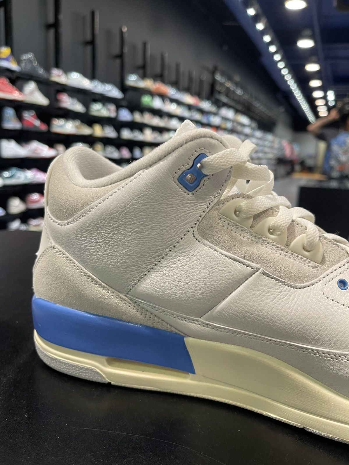 Jordan Brand Size 13 - Jordan 3 Retro Lucky Shorts Size US 13 / EU 46 - 8 Thumbnail