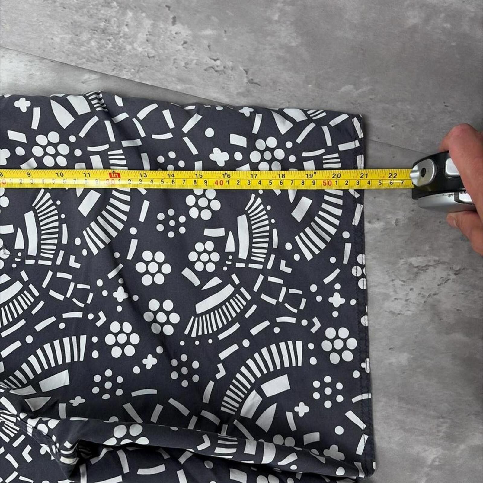 Patagonia Vintage Black Patagonia Surf Aztec Floral Baggy Board Shorts Size US 36 / EU 52 - 7 Thumbnail