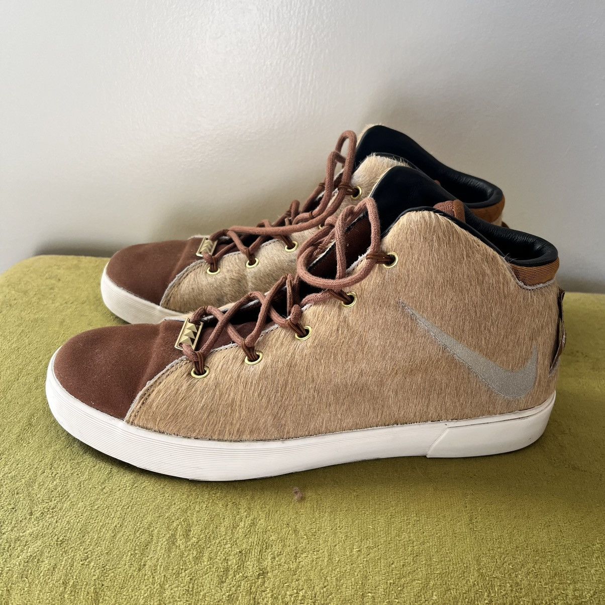 Nike Nike LeBron Size US 10 / EU 43 - 2 Thumbnail