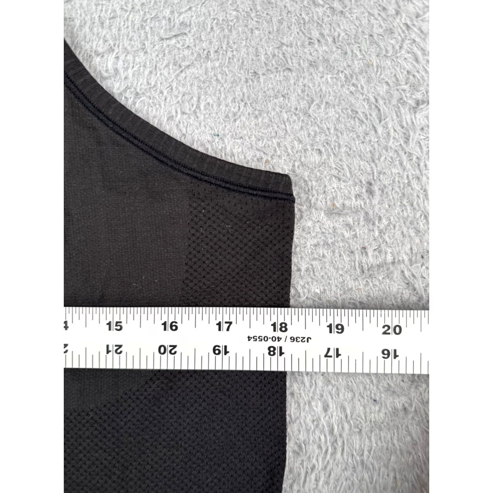 Lululemon Lululemon Shirt Women 12 Black Swiftly Tech Tank Running Gym Workout Casual Sleeveless Racerback Athletic Fit Size XL / US 12-14 / IT 48-50 - 7 Thumbnail