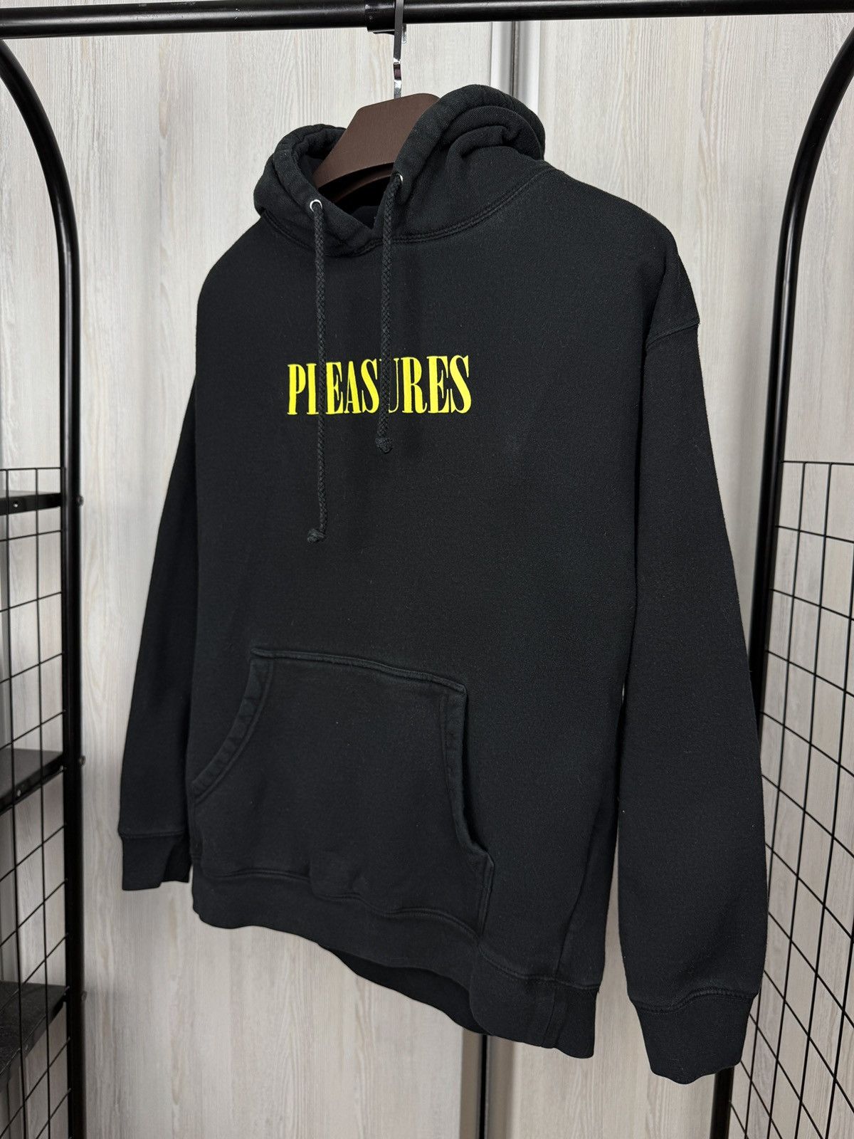 Pleasures Pleasures Hoodie Mens Black The Flaming Lips Drugs Help sz M Size US M / EU 48-50 / 2 - 6 Thumbnail