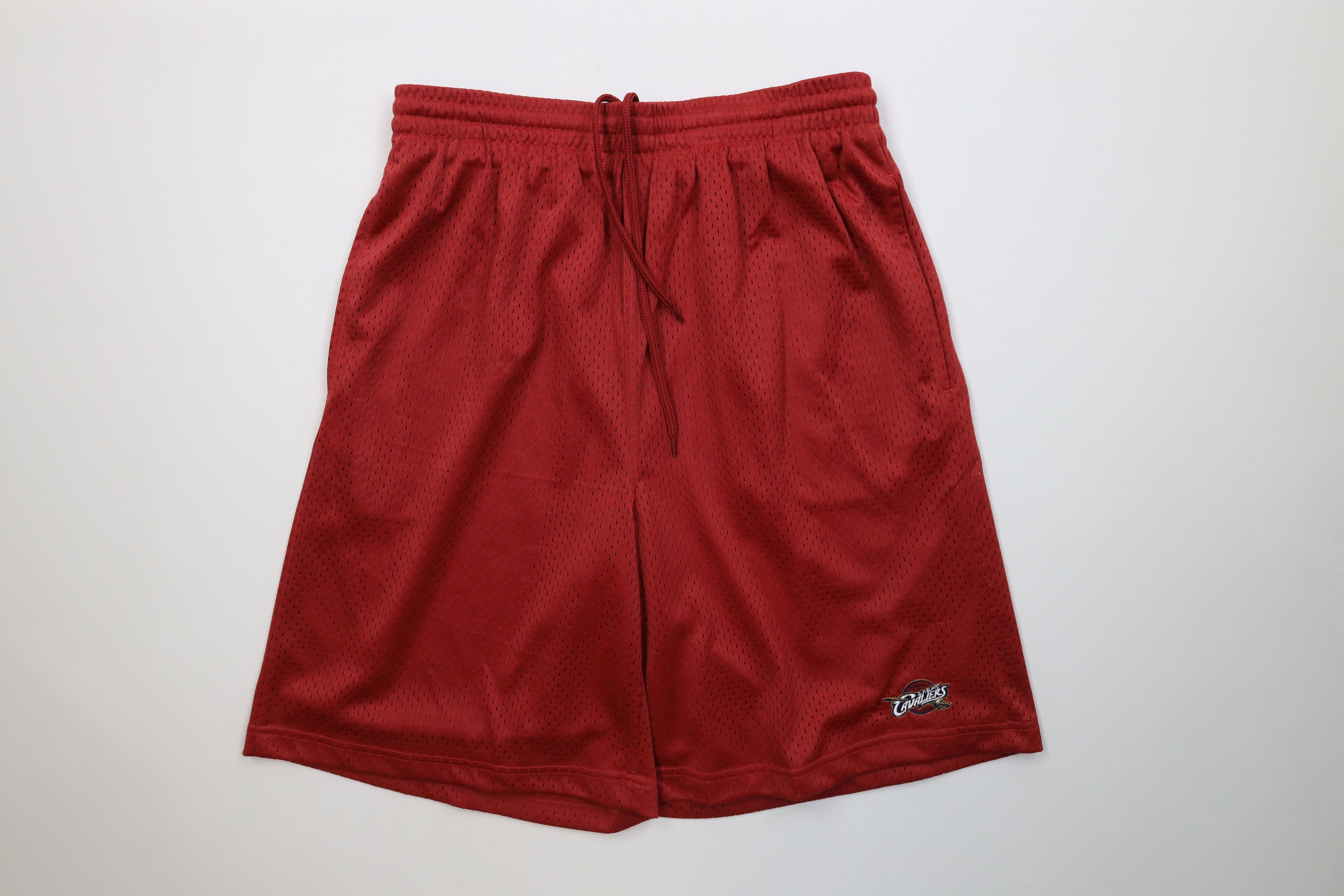 Vintage Vintage NBA Cleveland Cavaliers Basketball Mesh Shorts Red Size US 32 / EU 48 - 1 Thumbnail