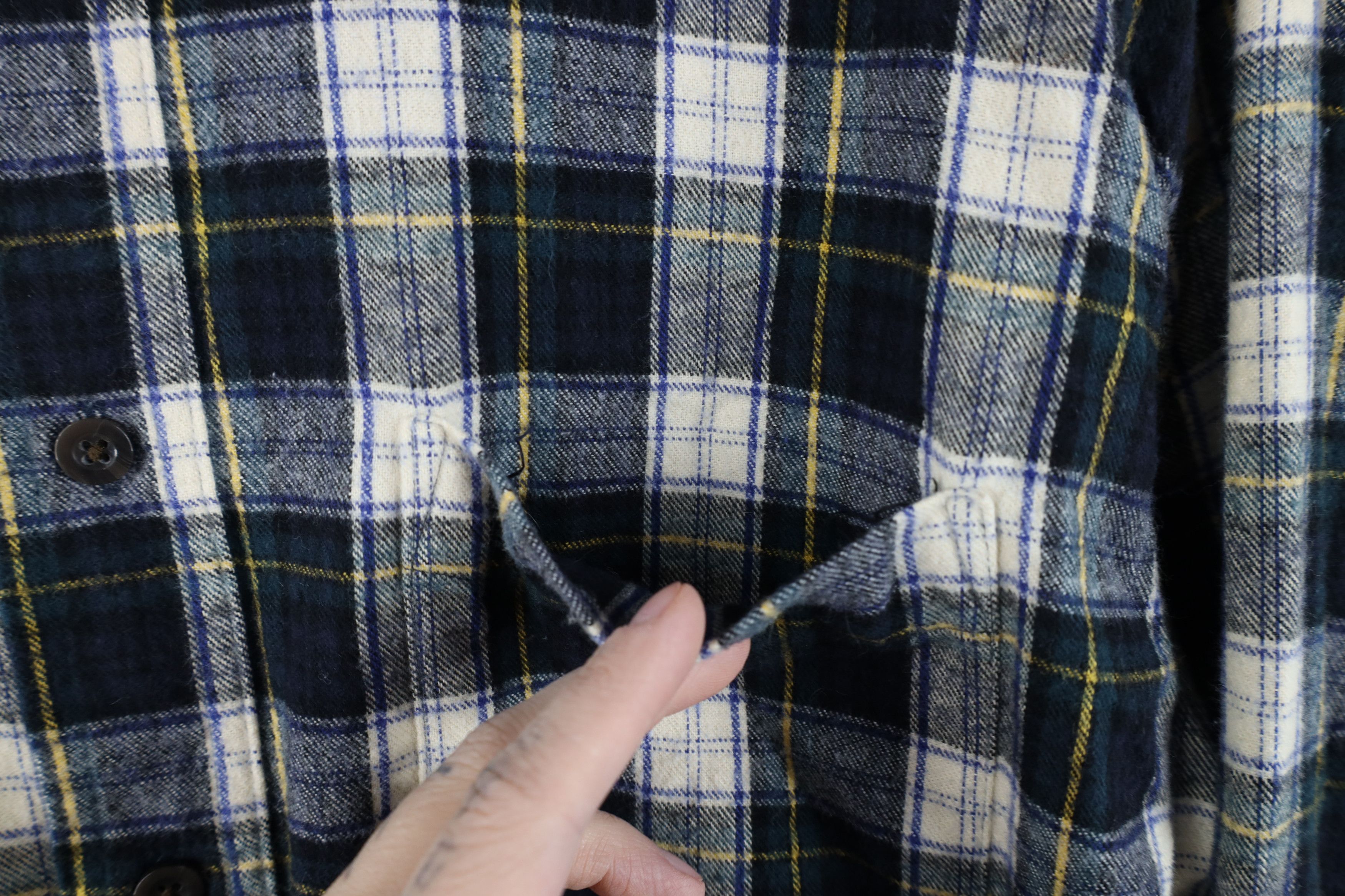 L.L. Bean Vintage 90s LL Bean Faded Collared Flannel Button Down Shirt Size US M / EU 48-50 / 2 - 4 Thumbnail