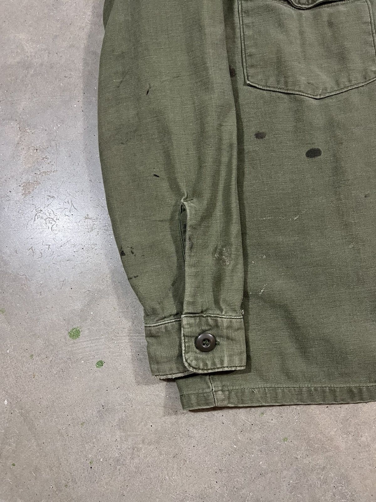 Vintage Vintage 70s OG 107 Fatigue Shirt Faded Painted Green Size US S / EU 44-46 / 1 - 5 Thumbnail