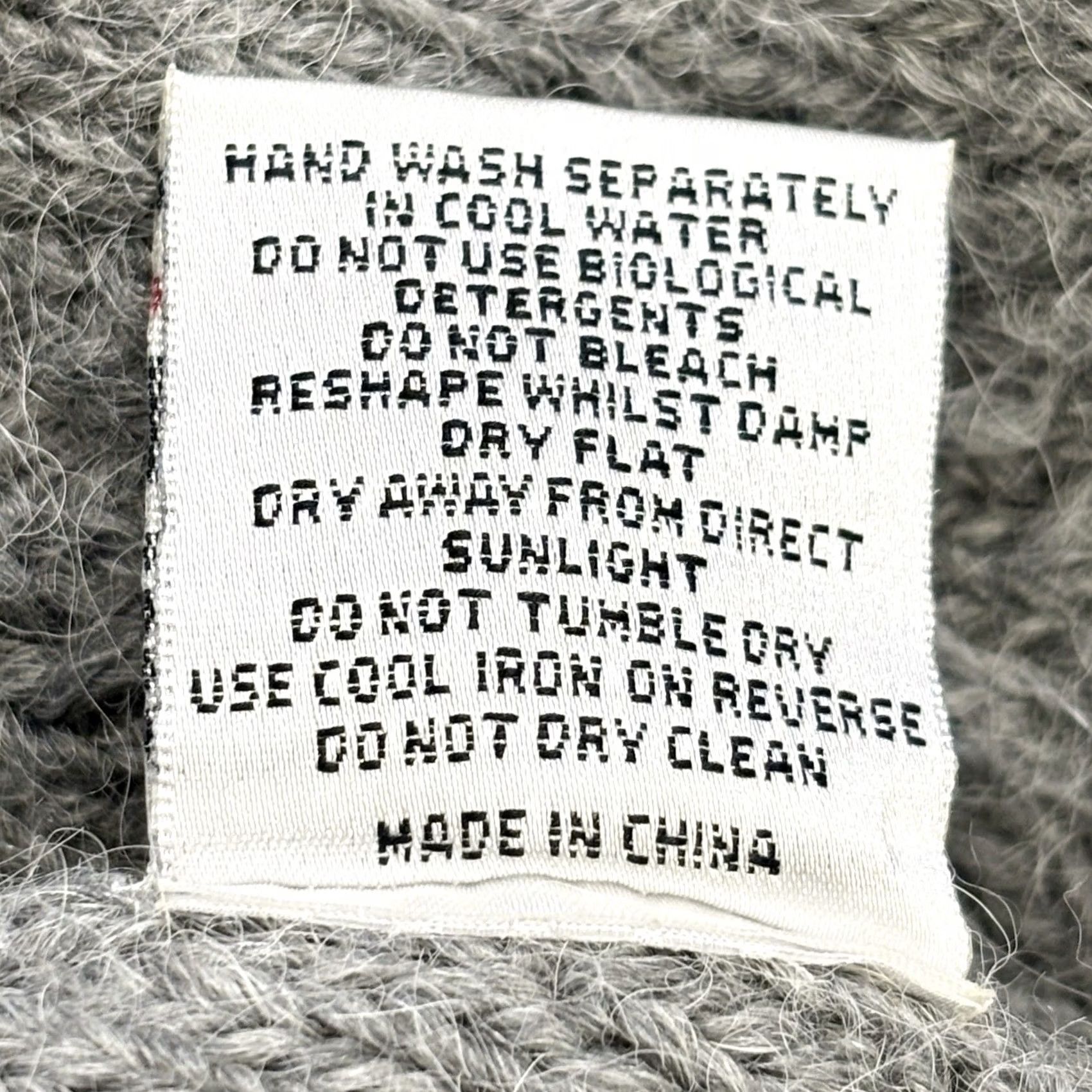 Vintage White Stuff Cardigan Grey Cable-Knit Short Sleeve UK12 Cap Sleeve Vest Adult Womens Cardigan, Alpaca Wool Blend, V-Neck, Hand Wash Only Size XL / US 12-14 / IT 48-50 - 8 Thumbnail