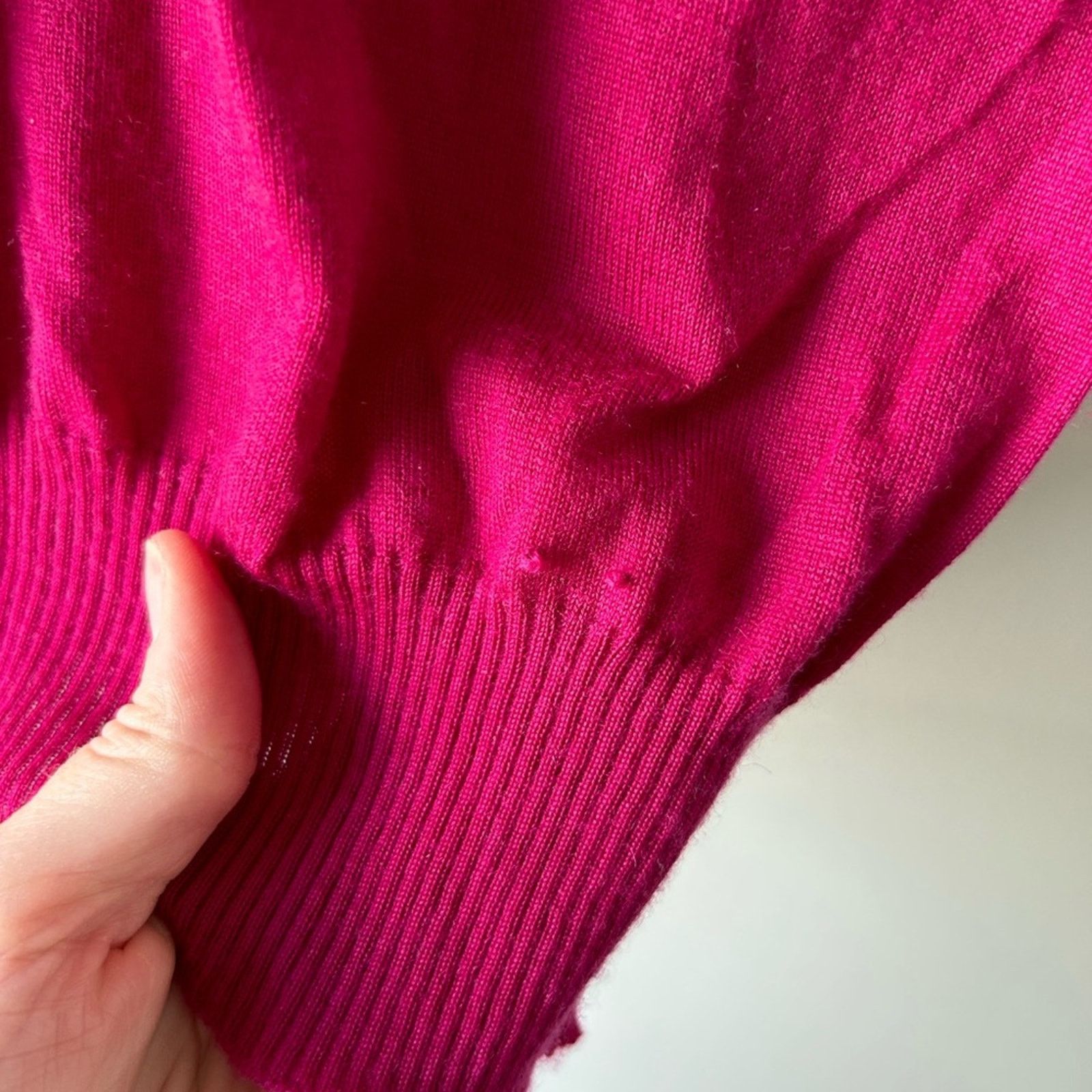 Gucci Gucci fuchsia short sleeve cashmere turtleneck SMALL (AS IS) Size S / US 4 / IT 40 - 5 Thumbnail
