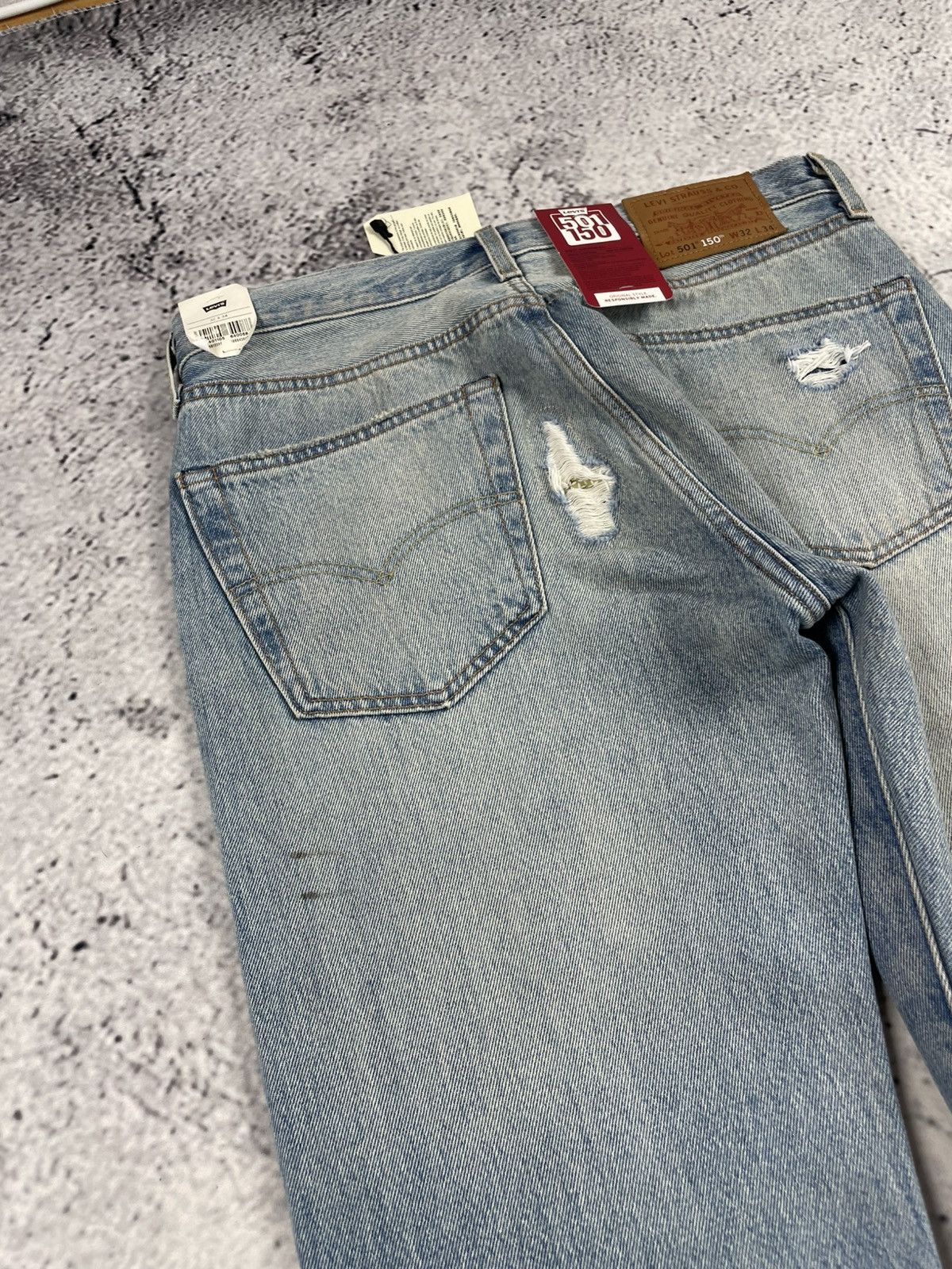 Levi's Levi’s 501 150th W32 L34 Destroyed Jeans Blue Straight Fit Size US 34 / EU 50 - 13 Thumbnail