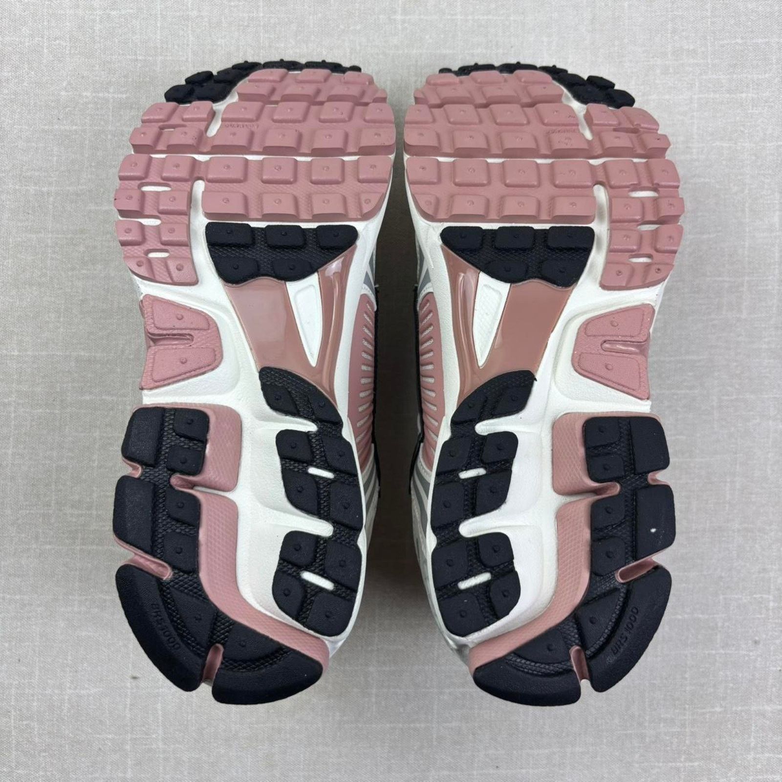 Nike 🐷 2025 Nike Zoom Vomero 5 “Sail Particle Pink” 9W Size US 9 / IT 39 - 5 Thumbnail