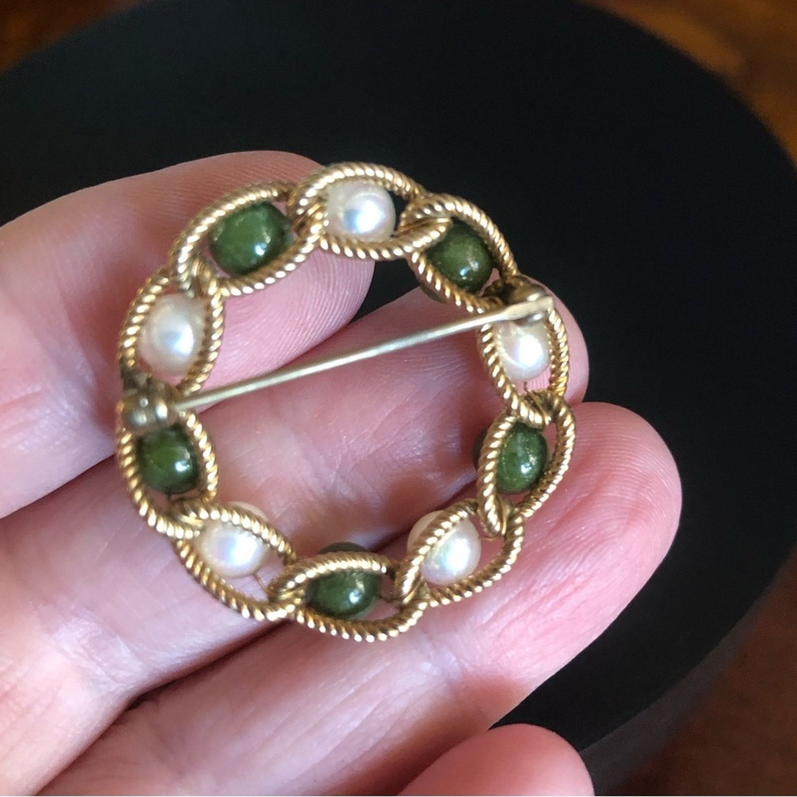 Vintage Vintage simulated jade and pearl gold wreath brooch pin Size ONE SIZE - 6 Thumbnail