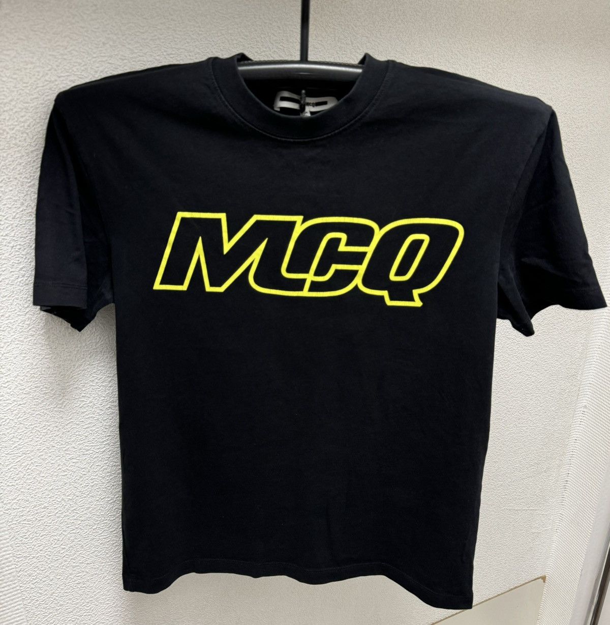MCQ Alexander McQueen MCQ big logo black t-shirt S sz Size US S / EU 44-46 / 1 - 2 Thumbnail