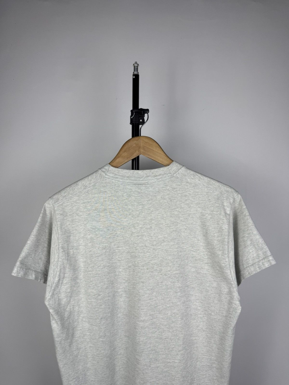 Vintage Vintage 90s Canada Banff Graphic logo Y2K USA T-shirt Size US M / EU 48-50 / 2 - 6 Thumbnail