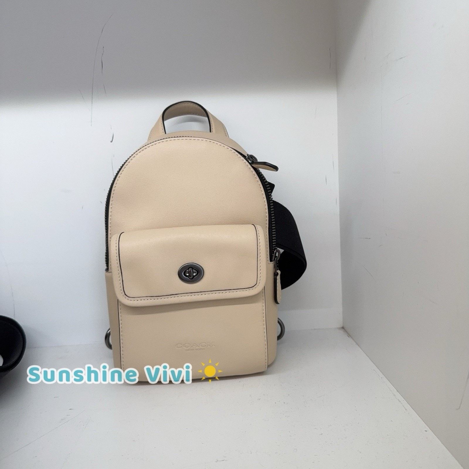 Coach NWT COACH Small Turnlock Sling Pack Backpack Bag Ivory CAJ28 Size ONE SIZE - 5 Thumbnail