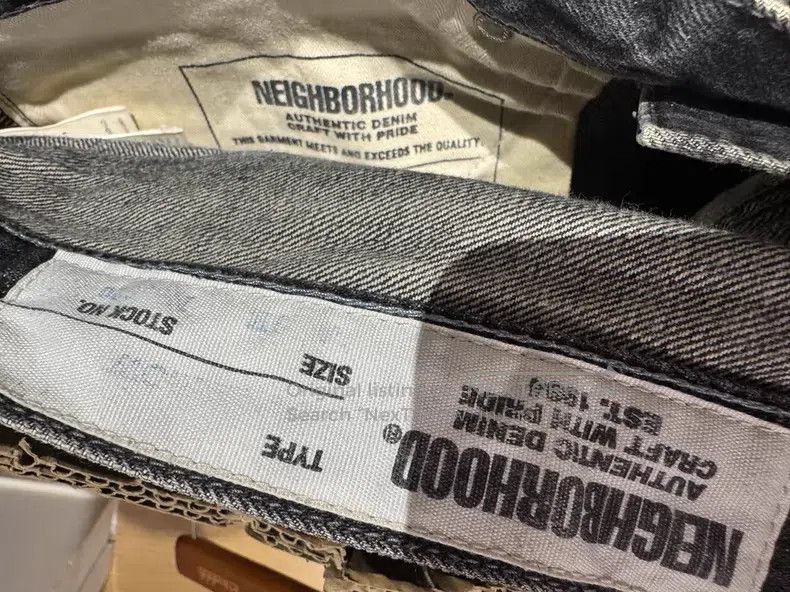 Neighborhood Neighborhood size L pants Size US 27 - 3 Thumbnail
