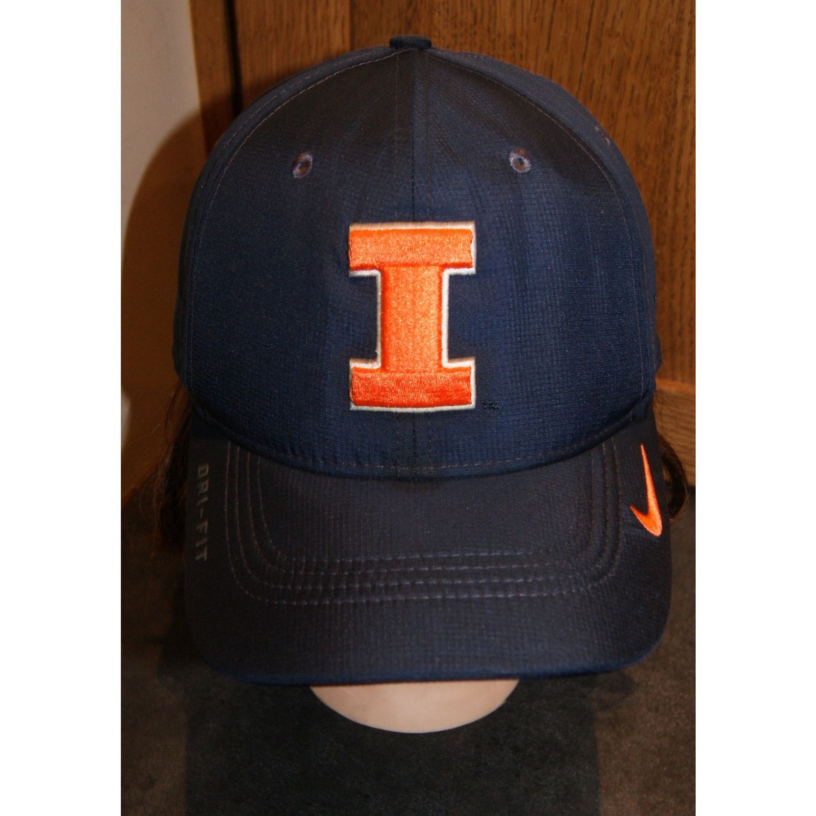 Nike Illinois Fighting Illini Hat Cap Mens NCAA Nike Dri Fit Size ONE SIZE - 1 Thumbnail