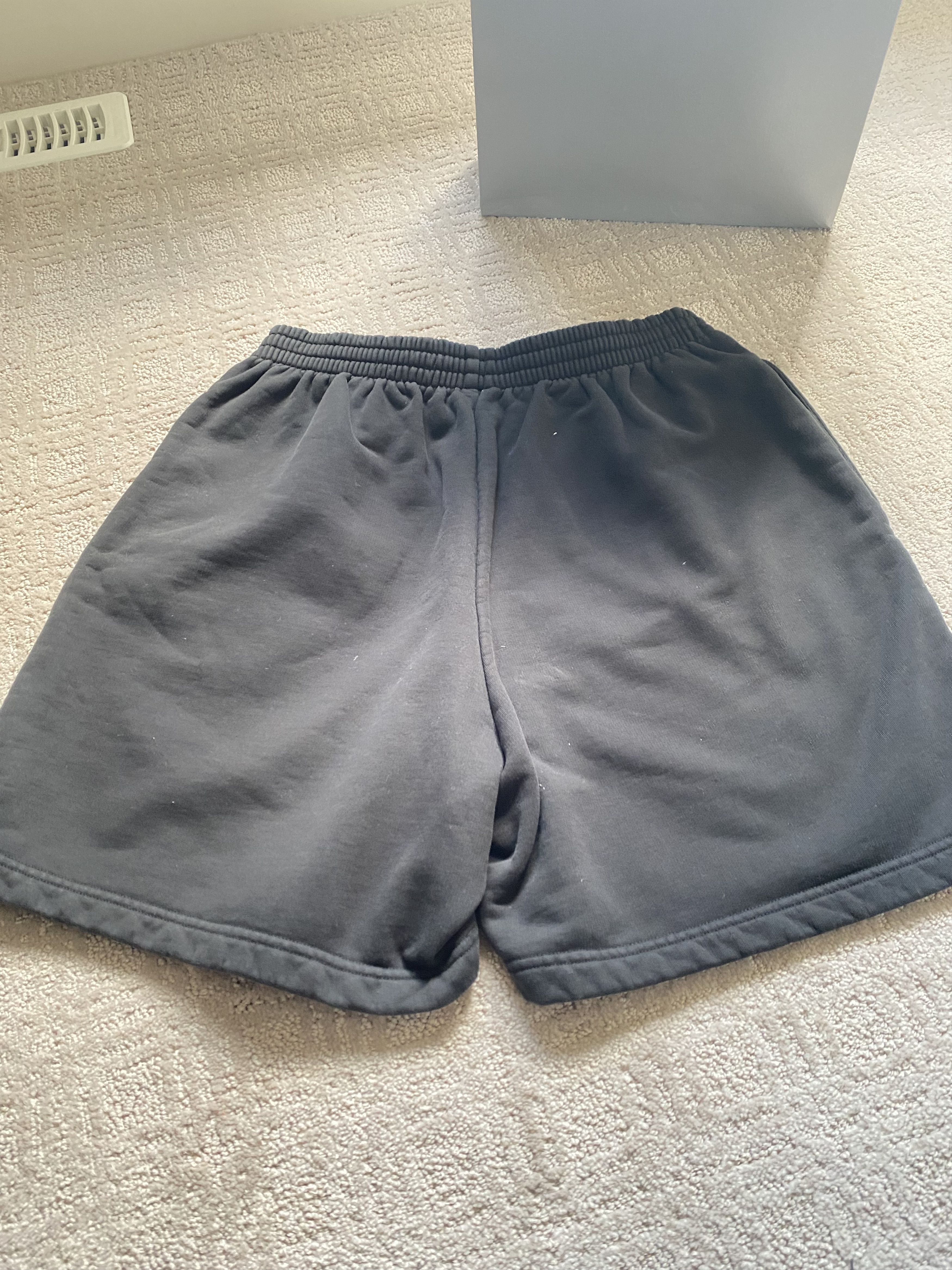 Balenciaga sweat shorts Size US 30 / EU 46 - 2 Thumbnail