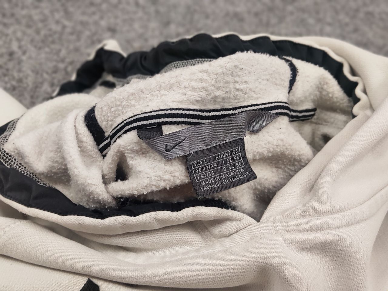 Nike Rare Vintage 90's Nike center swoosh drawstring Baggy Hoodie Size US L / EU 52-54 / 3 - 18 Thumbnail