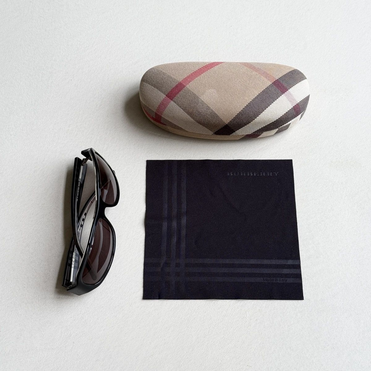Burberry Burberry Sunglasses 8437/S Size ONE SIZE - 3 Thumbnail