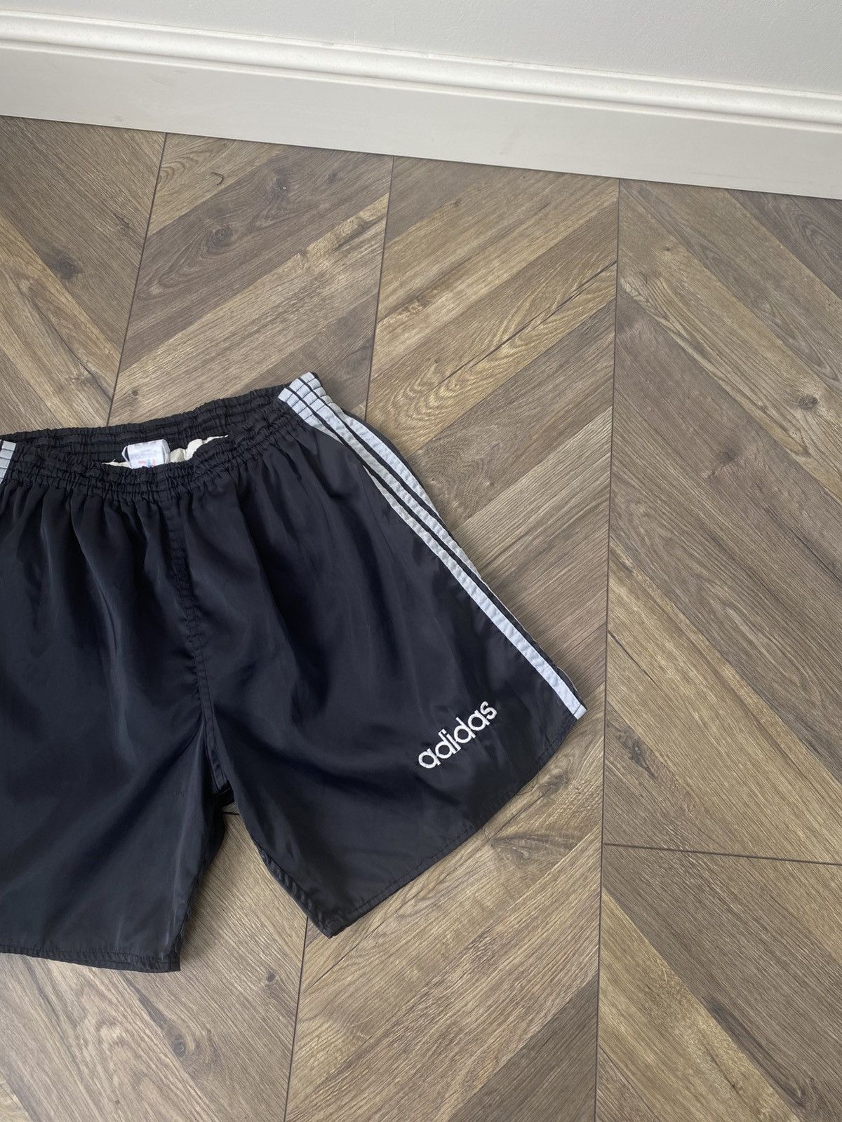 Adidas Vintage Adidas 90s style shorts Size US 31 - 4 Thumbnail