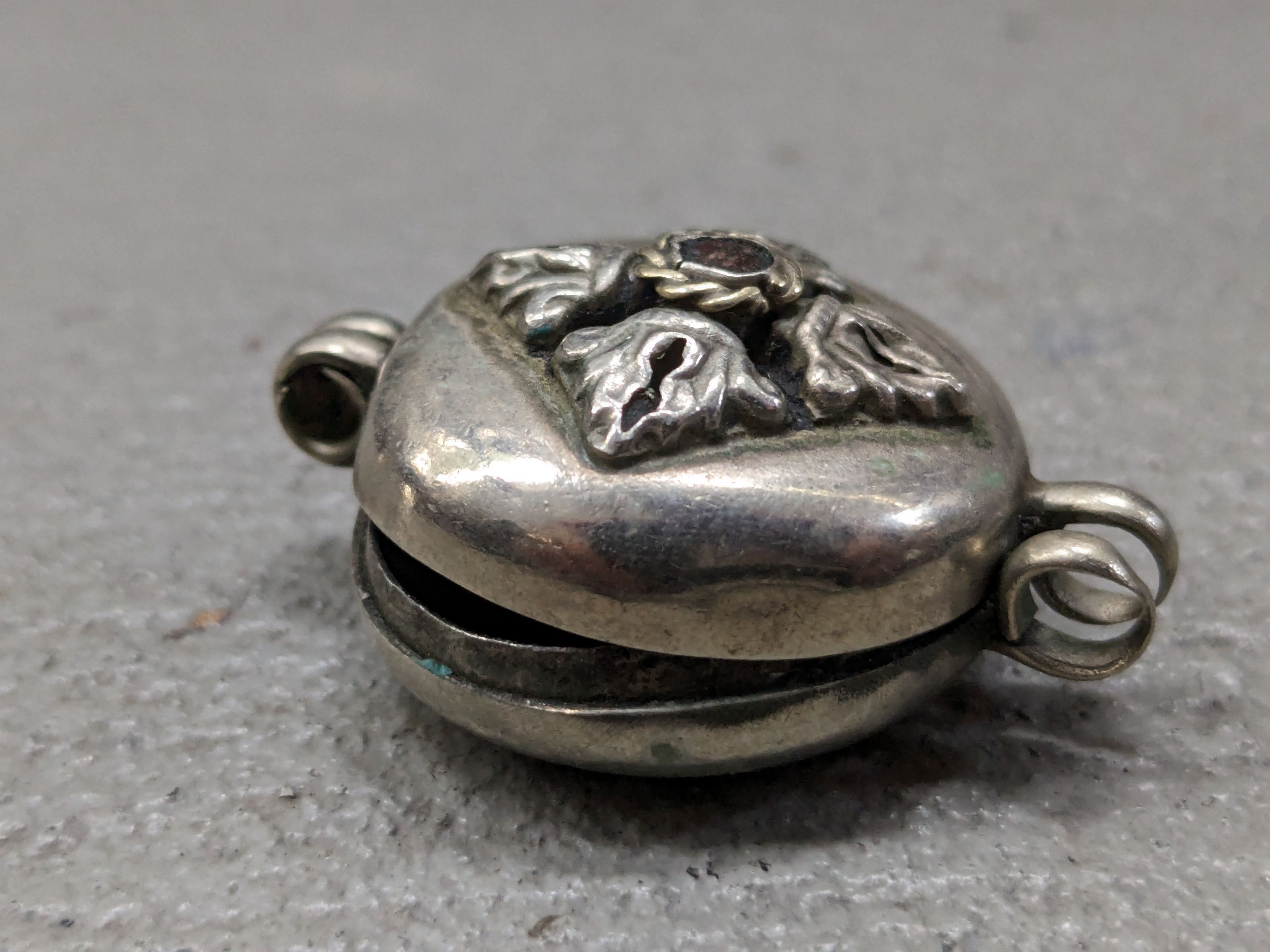 Jewelry × Vintage Vintage Tibetan Prayer Box Gau Pendant Size ONE SIZE - 7 Thumbnail