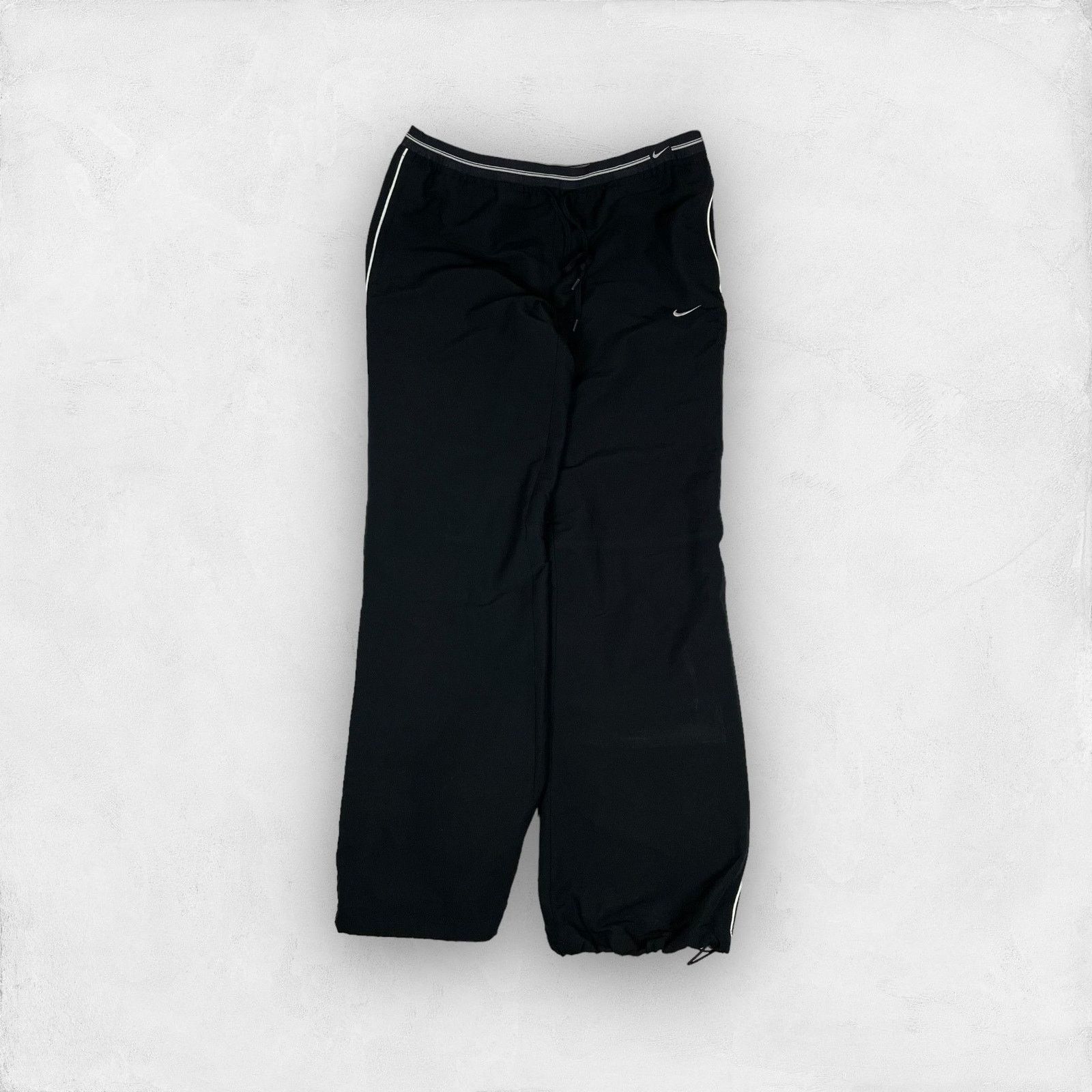Nike × Vintage Nike Women Black Swoosh High-Rise Straight Track Pant Medium Size 30" / US 8 / IT 44 - 1 Thumbnail