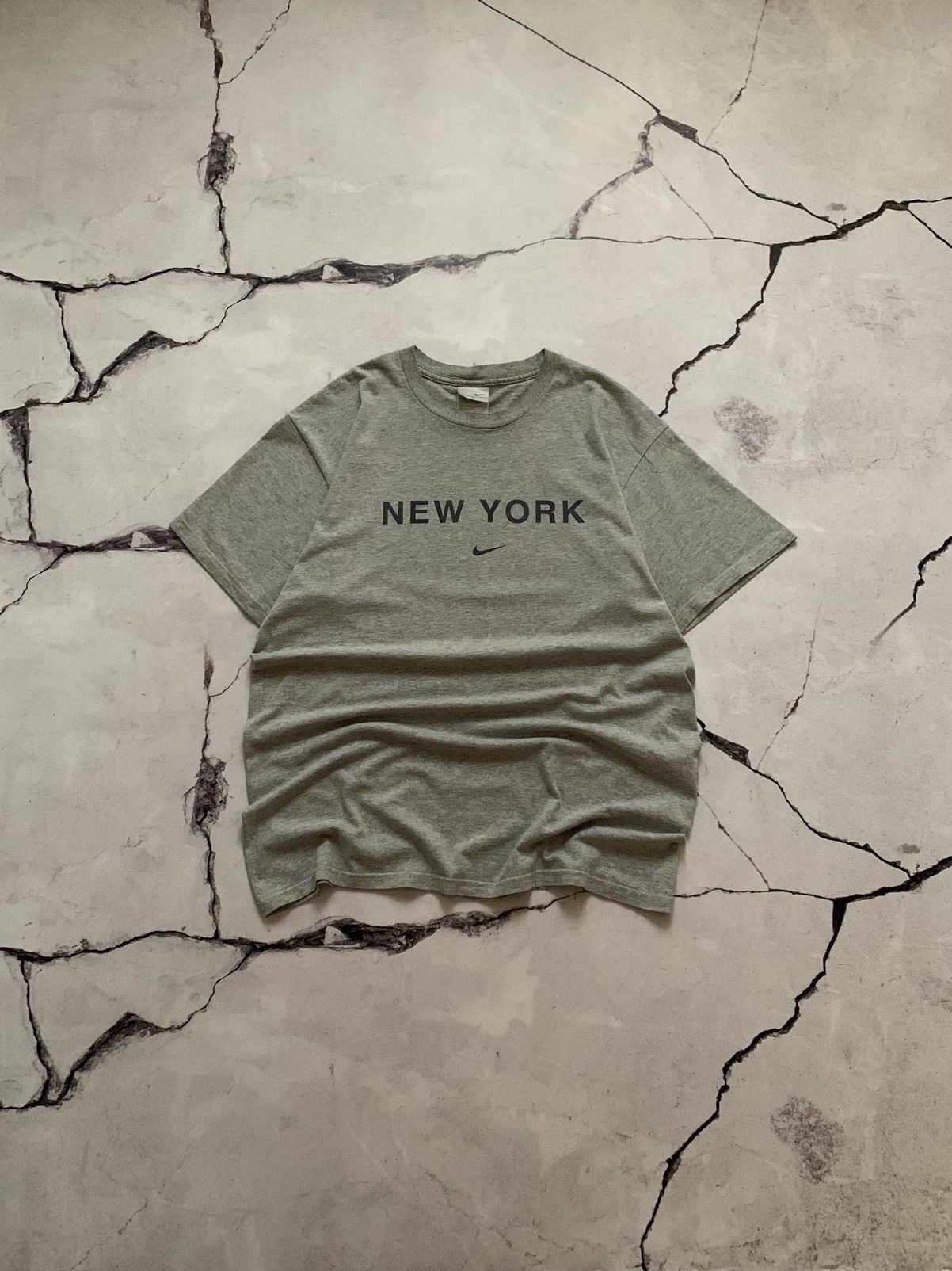 Nike Nike Vintage New York 2000s Gray T-Shirt Size US L / EU 52-54 / 3 - 1 Thumbnail