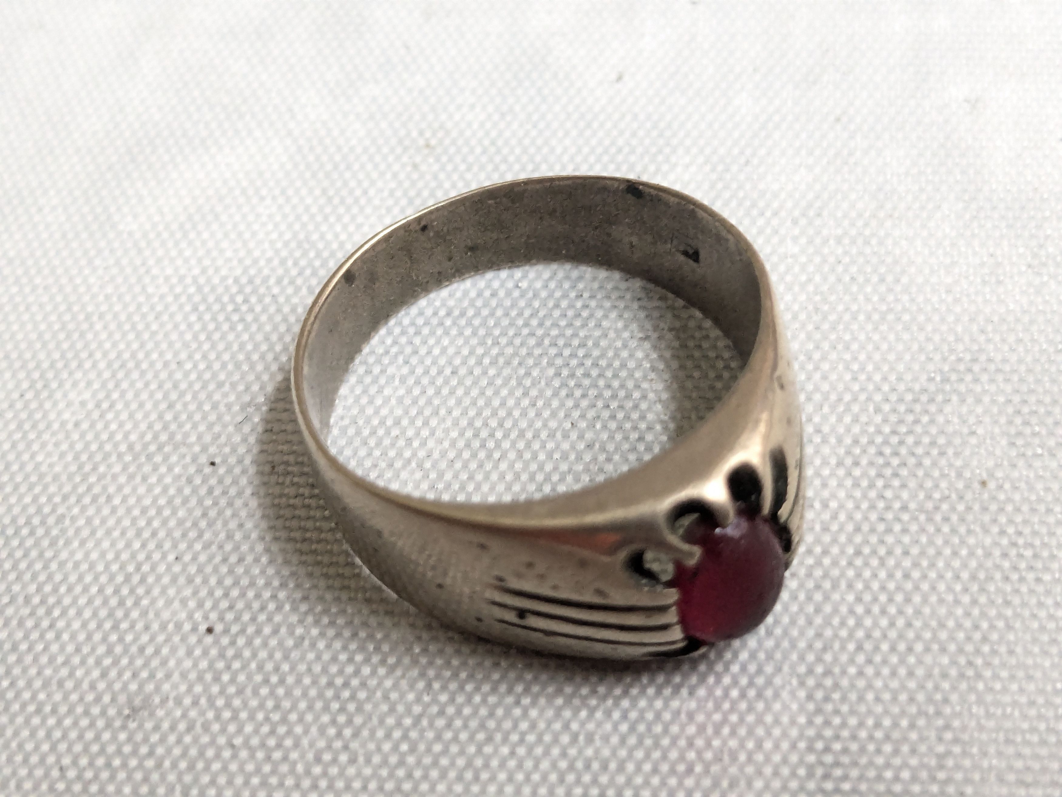 Jewelry Vintage Ring Red Glass Size 10.75 Size ONE SIZE - 10 Thumbnail