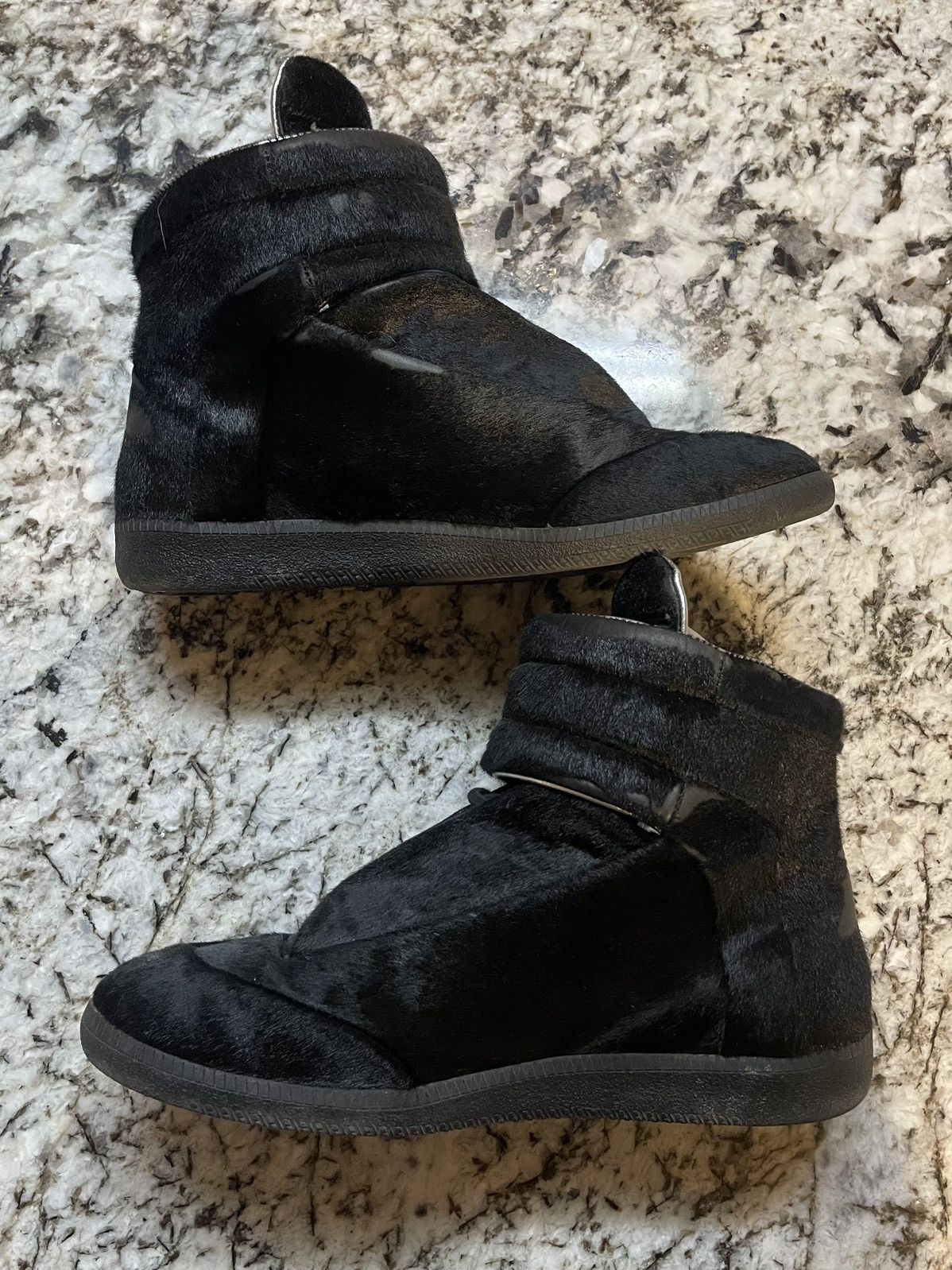 Maison Margiela Black Ponyhair Future Sneakers Size US 9 / EU 42 - 12 Thumbnail
