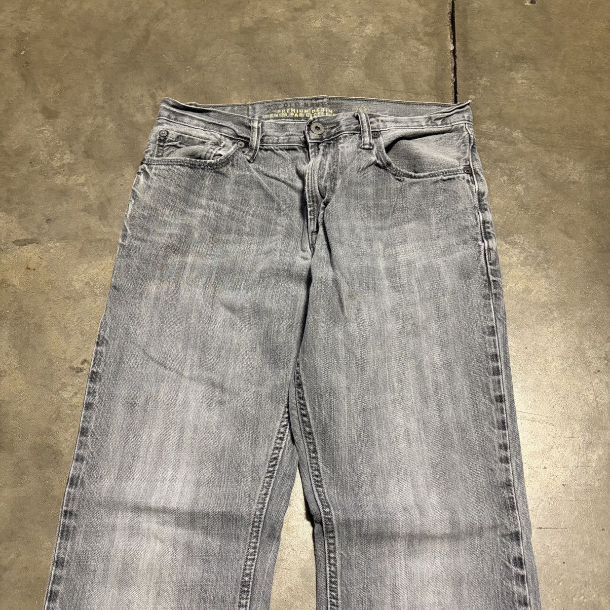 Old Navy Vintage Old Navy Straight Fit Relaxed Jeans Faded Distressed Size US 32 / EU 48 - 4 Thumbnail
