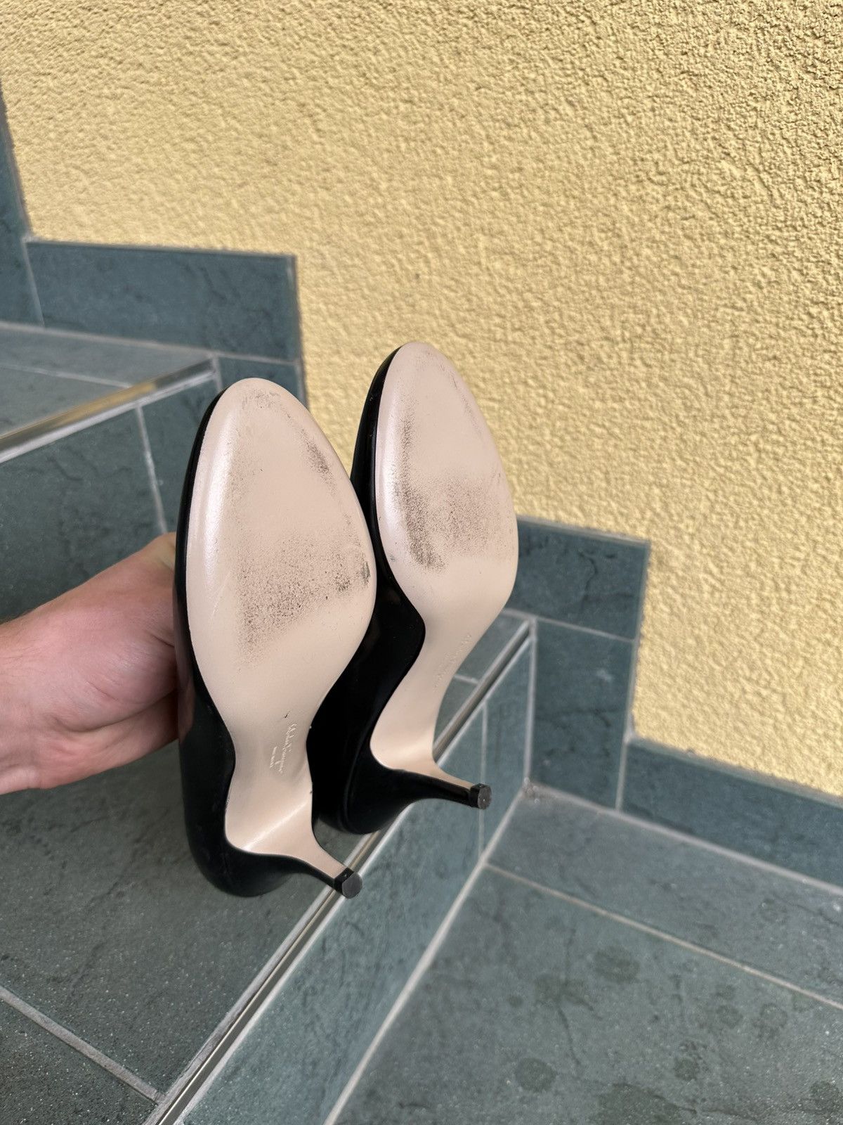 Salvatore Ferragamo Salvatore Ferragamo Heels Pumps Black Leather 5.5 size 36 Size US 5.5 / IT 35.5 - 10 Thumbnail