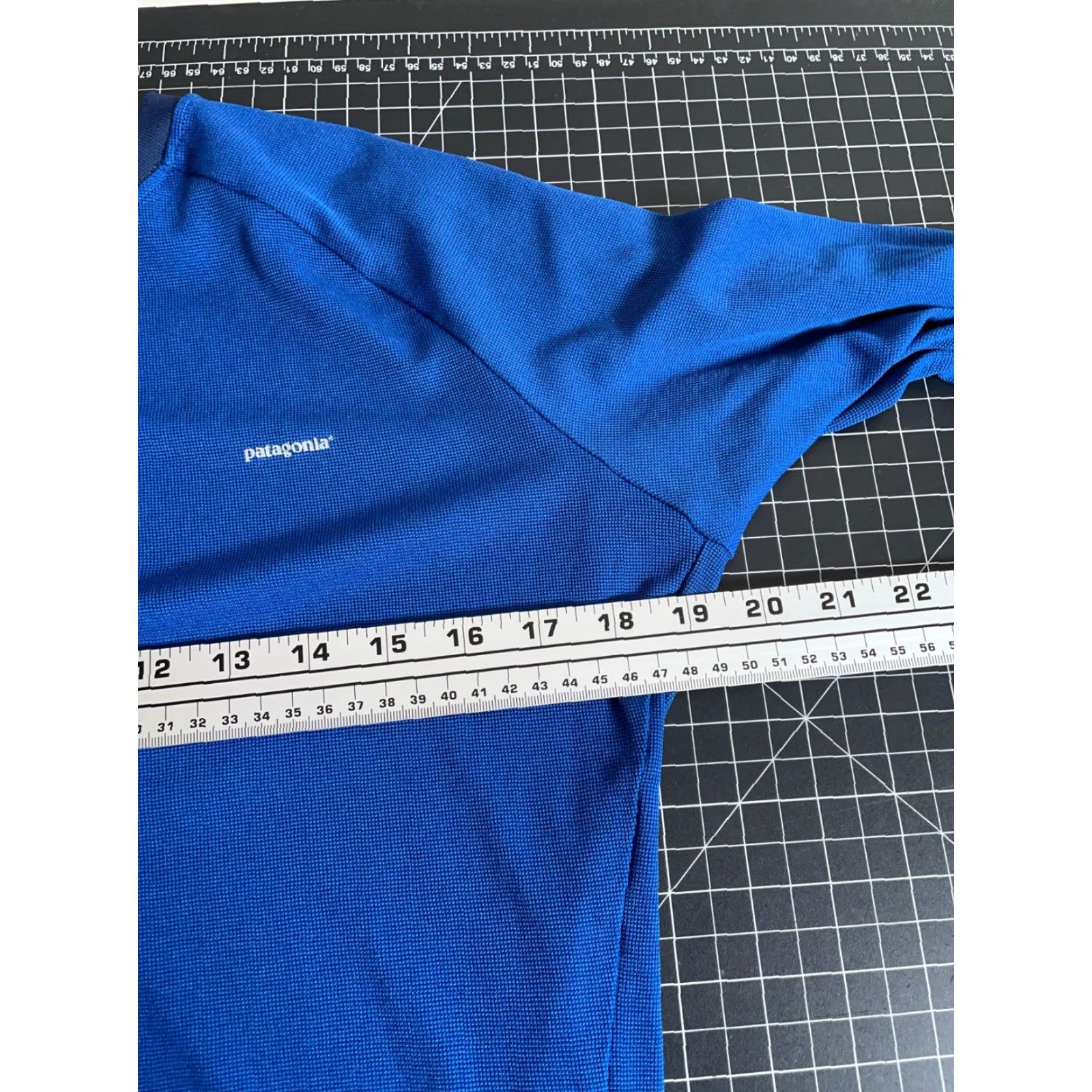 Patagonia Patagonia Long Sleeve T-Shirt Adult Medium Blue Base Layer Lightweight Outdoors Size US M / EU 48-50 / 2 - 5 Thumbnail