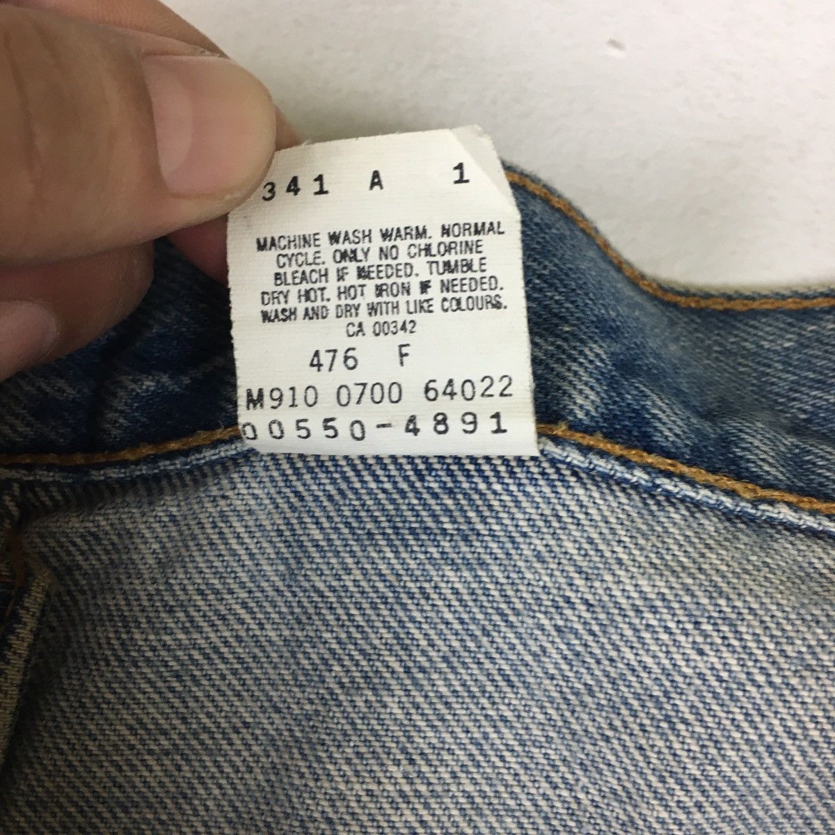 Levi's Vintage Clothing Vintage y2k Levi’s 550 Relaxed Fit Size US 32 / EU 48 - 14 Thumbnail