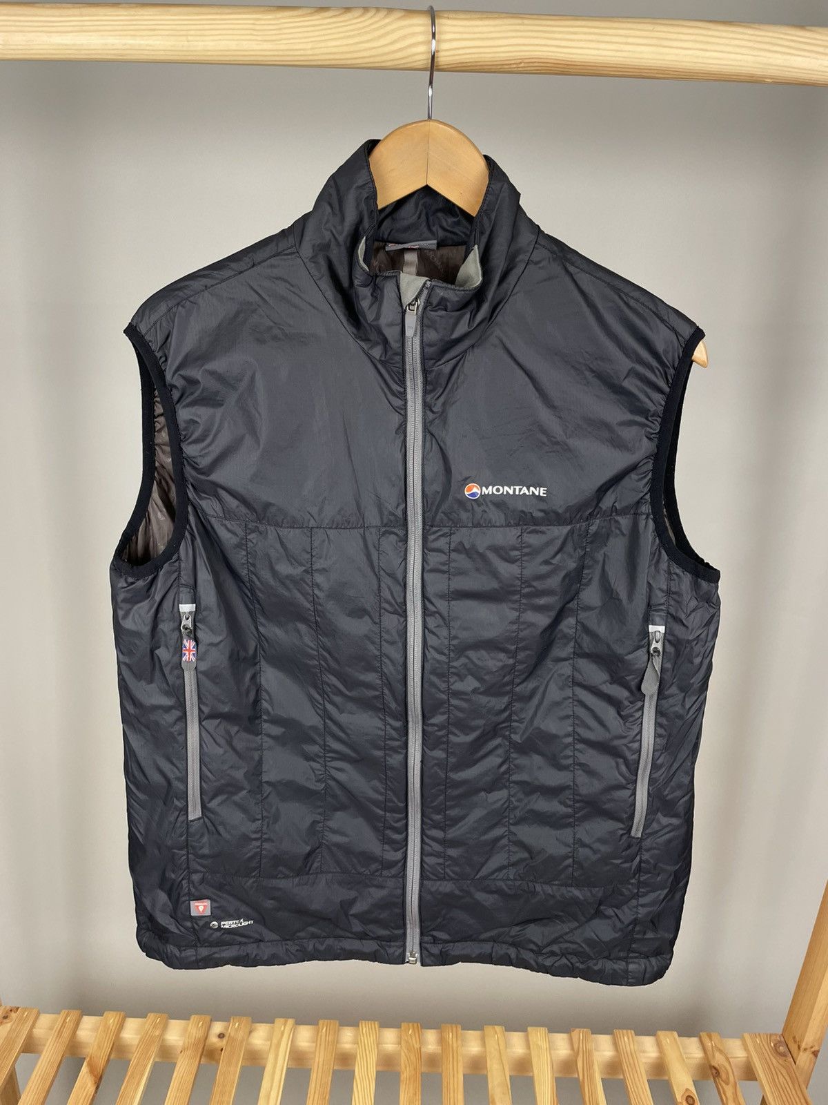 Designer × Montane Montane light outdoor vest primaloft size L Size US L / EU 52-54 / 3 - 1 Thumbnail