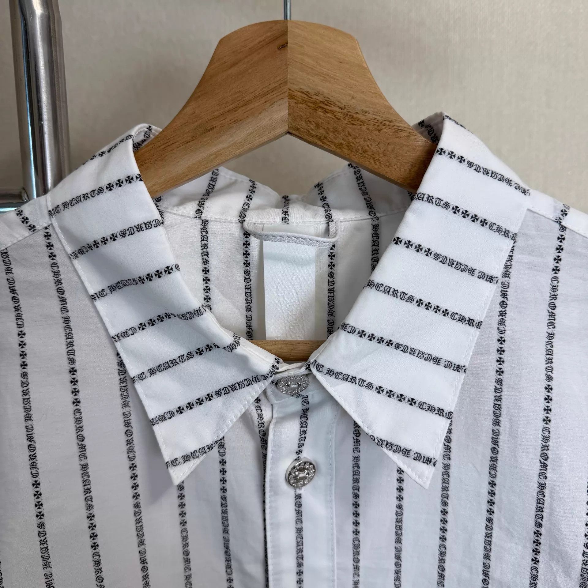 Chrome Hearts Chrome Hearts White Sanskrit Silver Button Shirt XL Size US XL / EU 56 / 4 - 3 Thumbnail