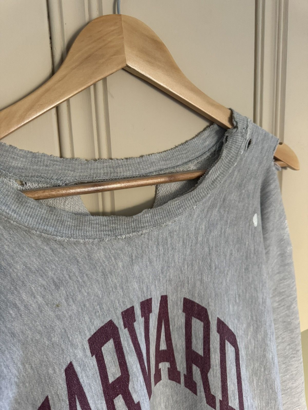 Champion VINTAGE CHAMPION REVERSE WEAVE HARVARD SWEATSHIRT THRASHED Size US XL / EU 56 / 4 - 3 Thumbnail