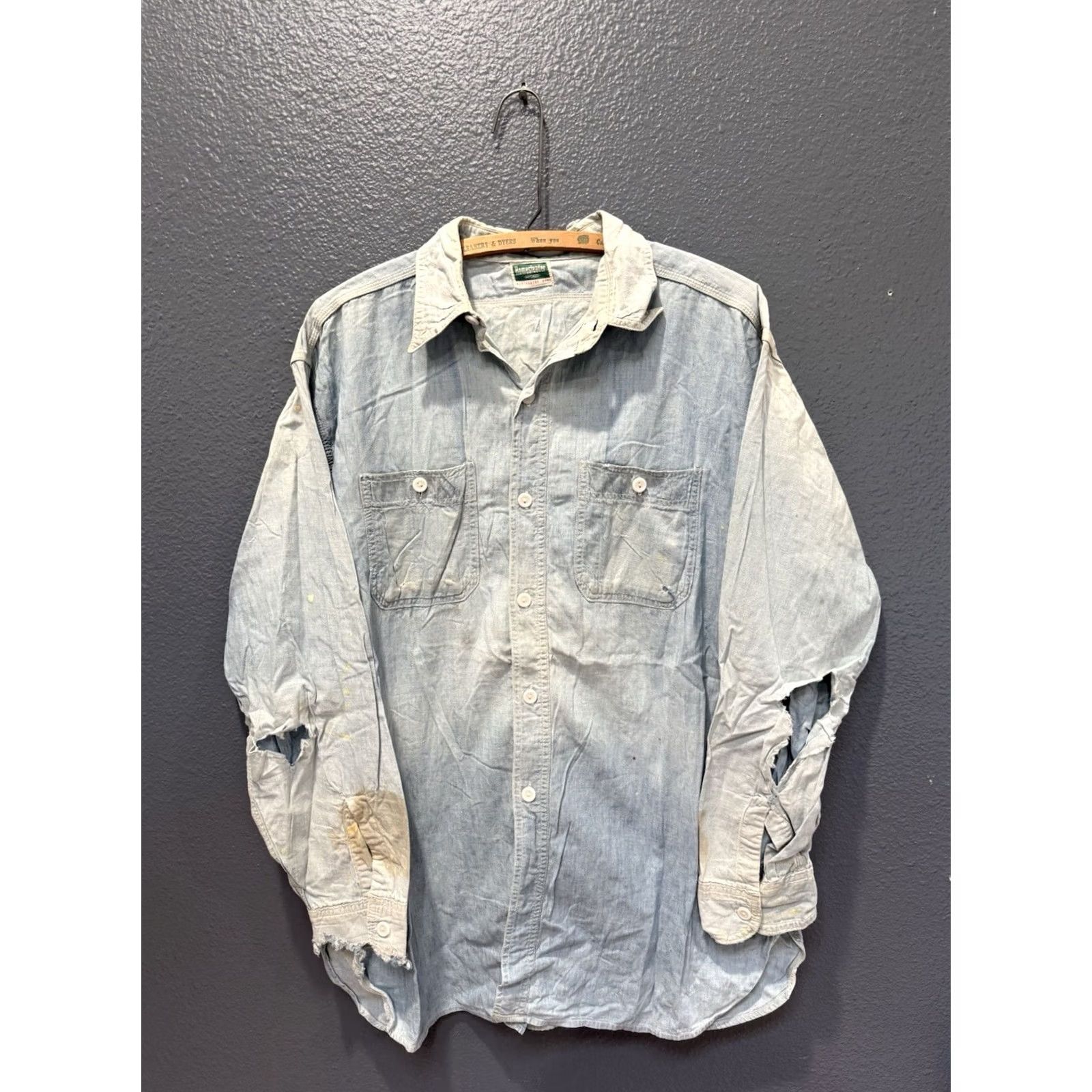 Vintage VINTAGE Homesteader Shirt Mens Large 1940s Chambray Cotton Sanforized Distressed Button Up Size US L / EU 52-54 / 3 - 3 Thumbnail