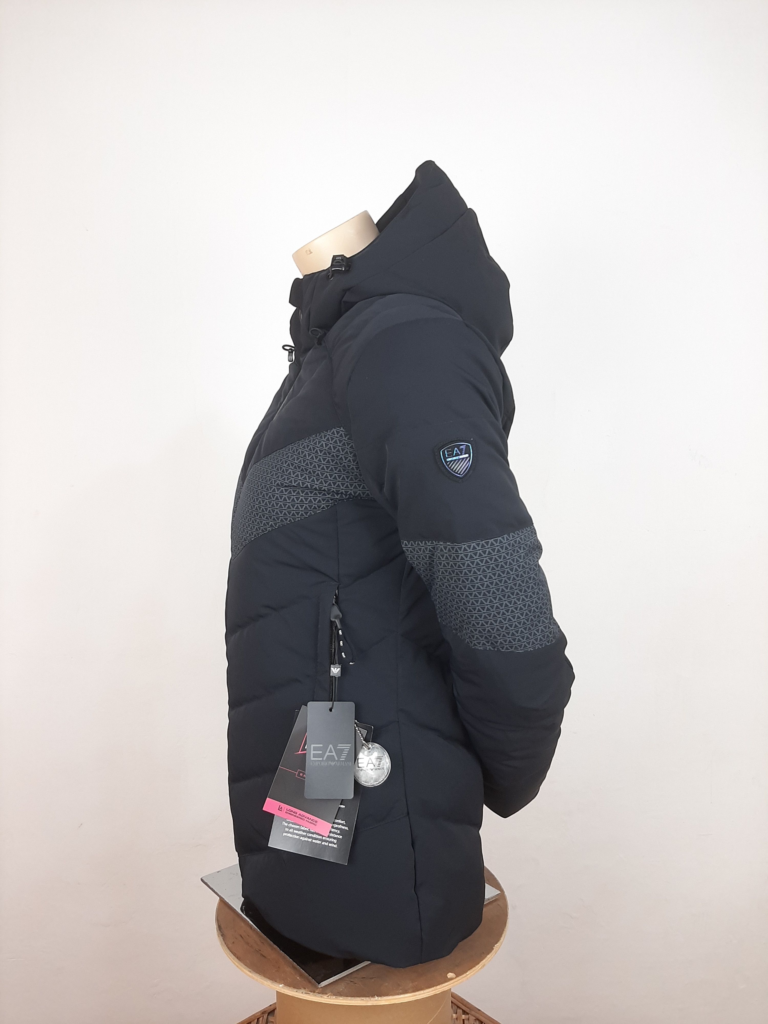 Emporio Armani Emporio Armani EA7 Ski Jacket Black Women's Size L Down Size L / US 10 / IT 46 - 3 Thumbnail