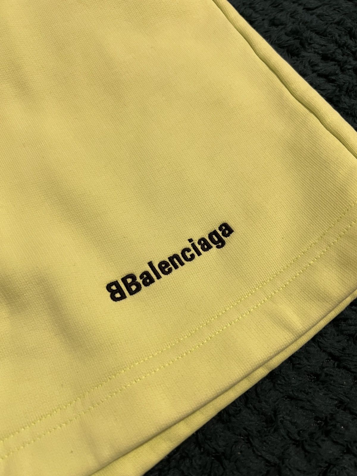 Balenciaga BALENCIAGA BB Corp Track Shorts Neon Yellow Size US 32 / EU 48 - 5 Thumbnail