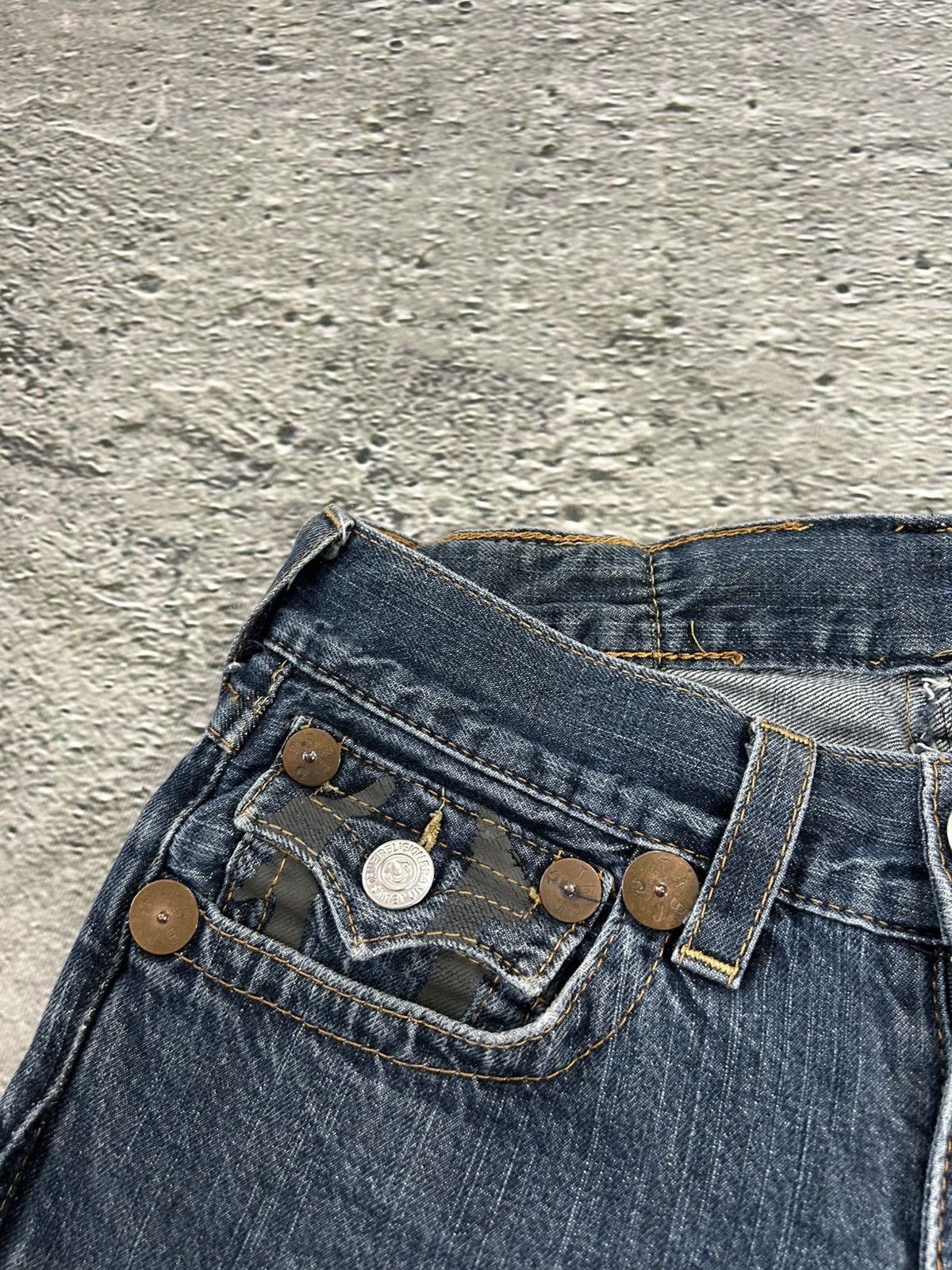 True Religion × Vintage True Religion vintage blue jeans big logo painted black Y2K Size US 29 - 8 Thumbnail
