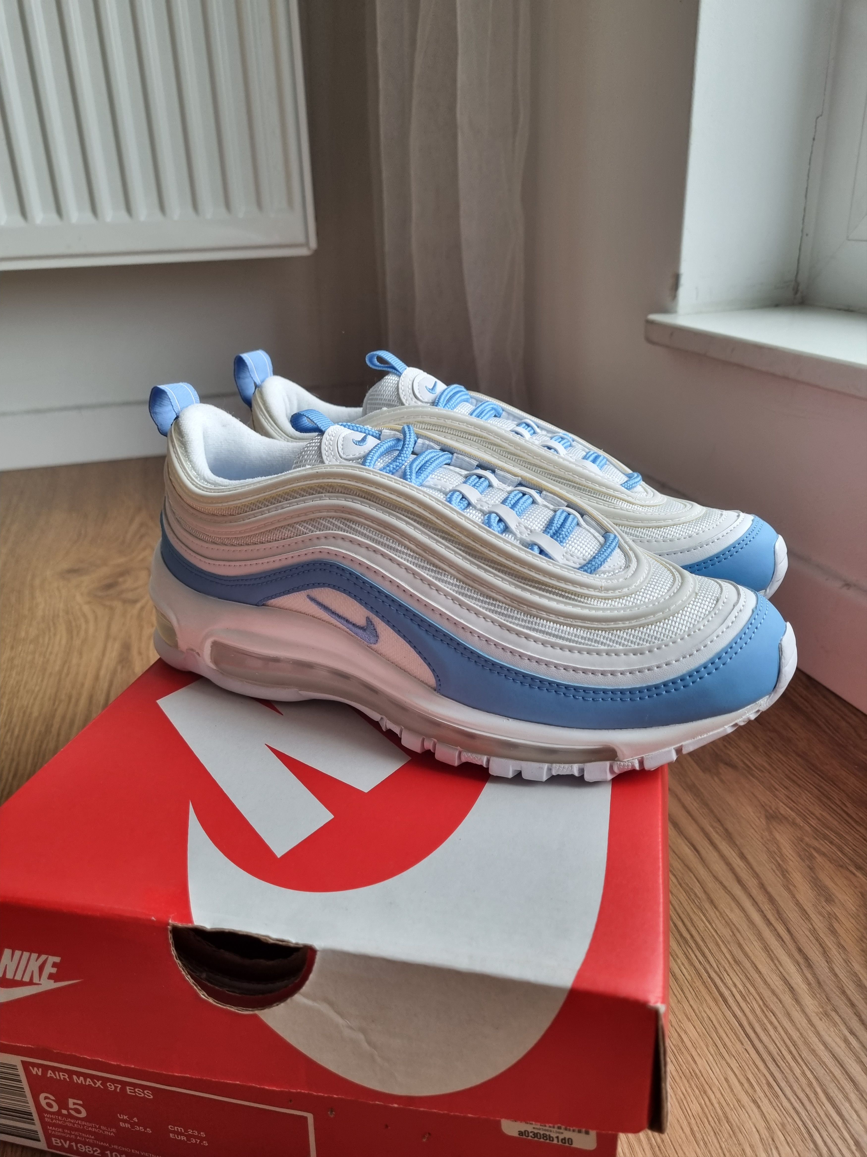 air monarch iv red