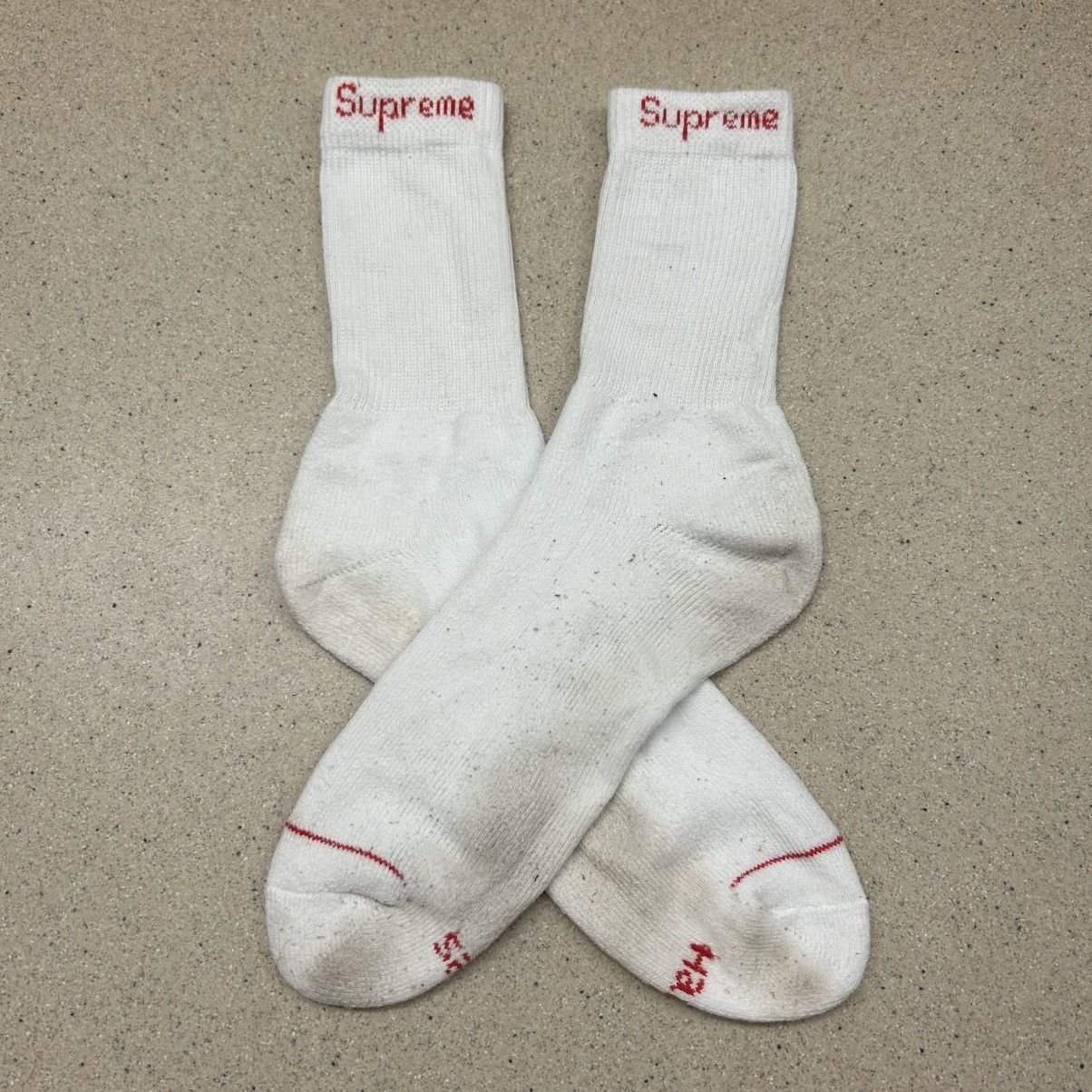 Supreme Supreme White Crew Socks – Red Logo – Pre-Owned Size ONE SIZE - 3 Thumbnail