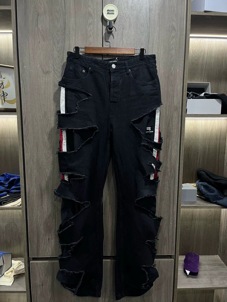 Balenciaga Balenciaga size S Black and Red 3B Embroidered Double Laye Size US 27 - 1 Thumbnail