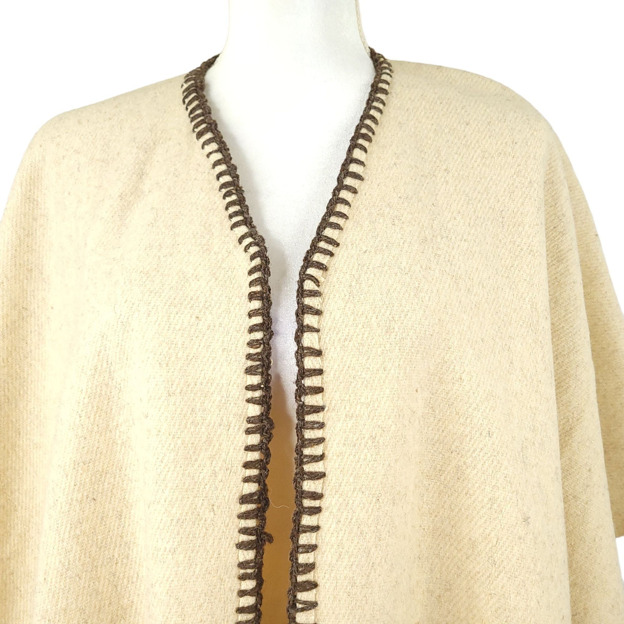 Other Boho Wool Cape Poncho Wrap OS Vintage Cream Fringe Southwest Size ONE SIZE - 5 Thumbnail