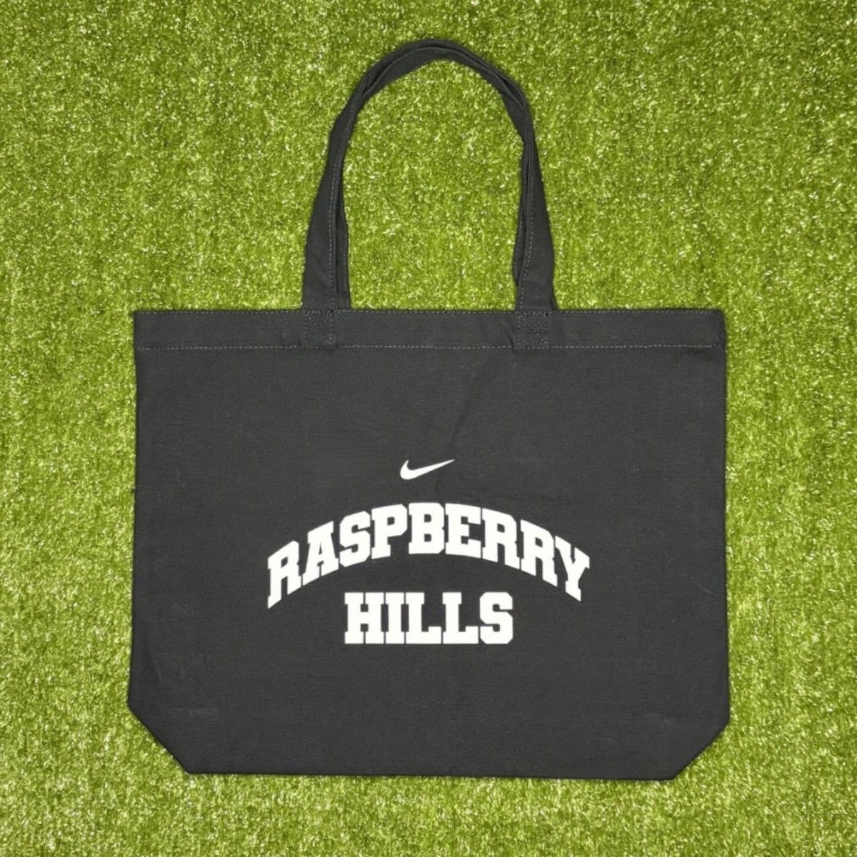 The GV Gallery GV Gallery Nike Tote Bag Size ONE SIZE - 1 Thumbnail