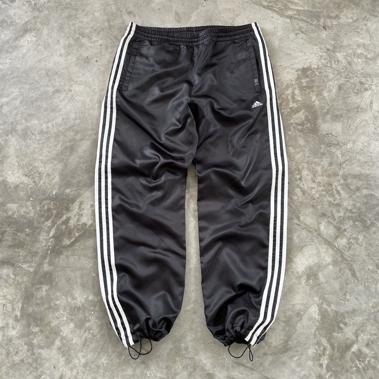 Adidas × Vintage 🔴 Vintage Y2K Adidas Baggy Sweatpants Trackpants 🔴 Size US 34 / EU 50 - 1 Thumbnail