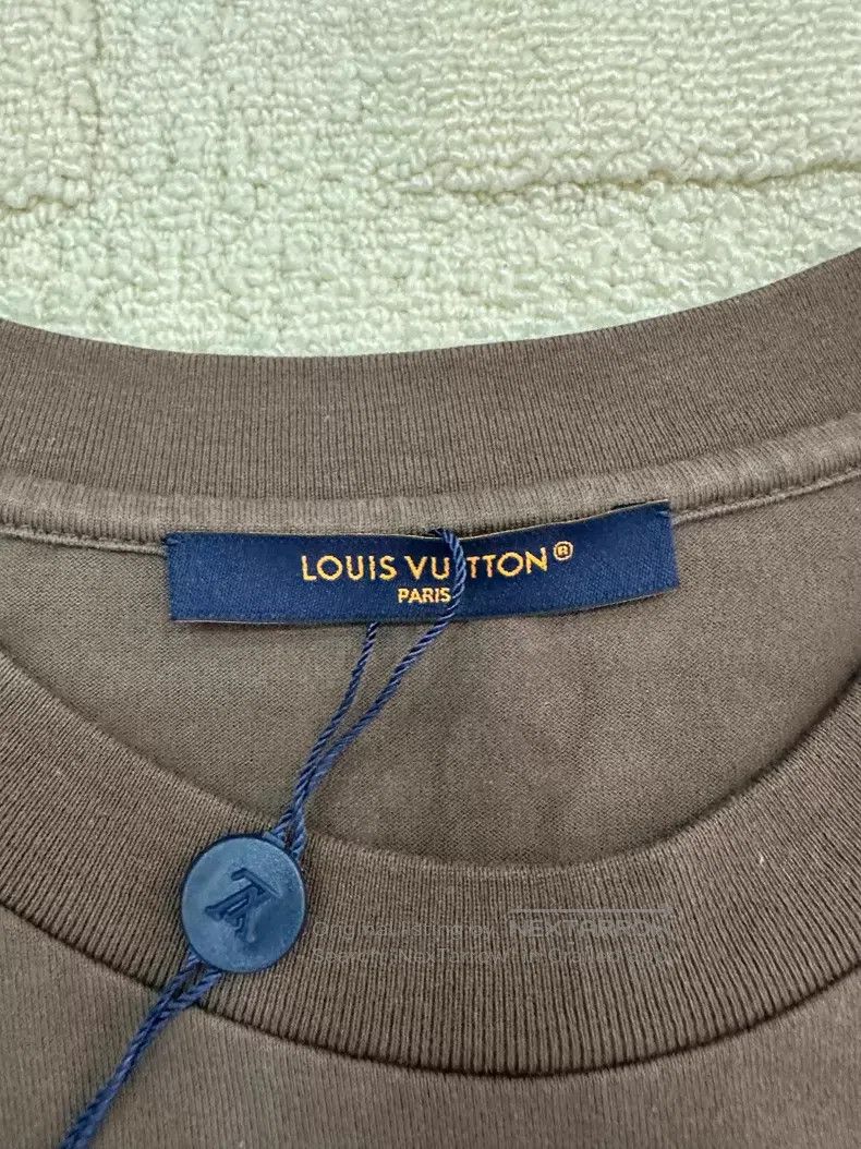 Louis Vuitton Louis Vuitton 25 new rhinestone pearl print short sleeves Size US M / EU 48-50 / 2 - 4 Thumbnail