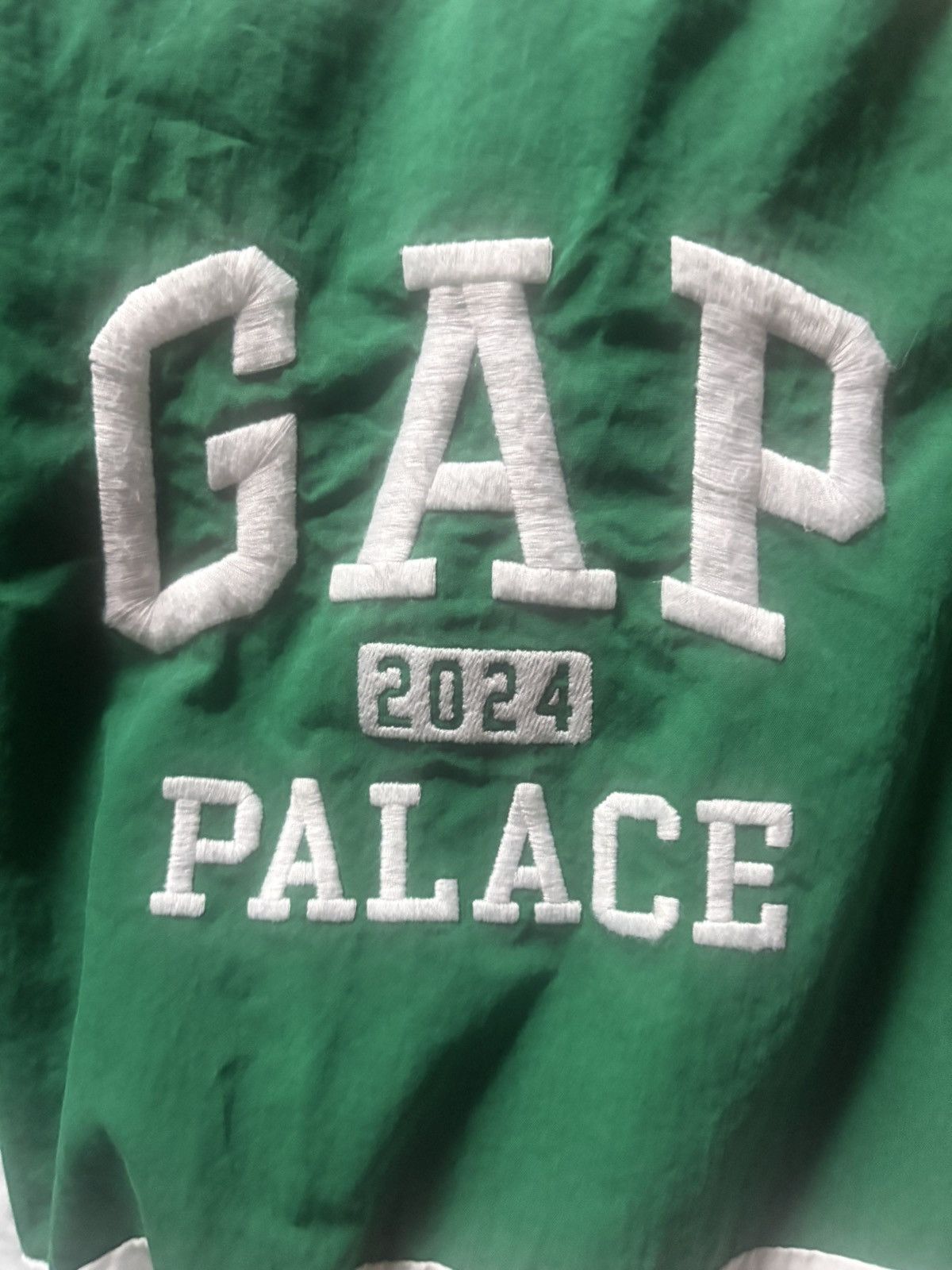 Gap × Palace Palace x Gap Windbreaker 'White/Green' Size US M / EU 48-50 / 2 - 2 Thumbnail