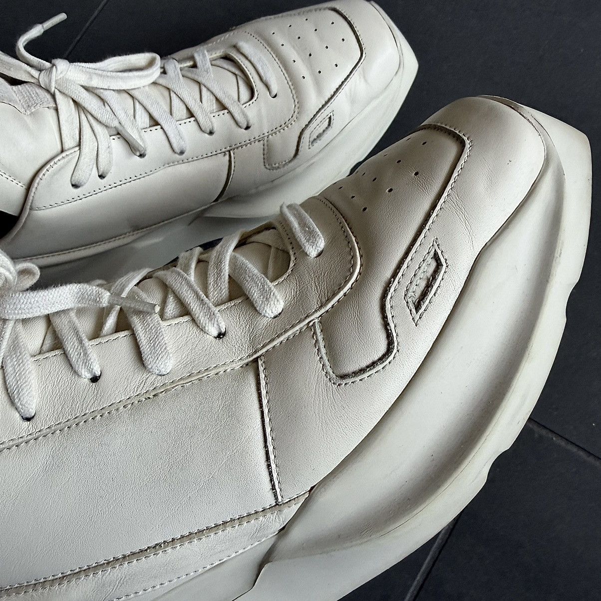 Rick Owens Rick Owens Mainline Milk 🥛 Geth Runners Leather Sneakers Size US 10 / EU 43 - 4 Thumbnail