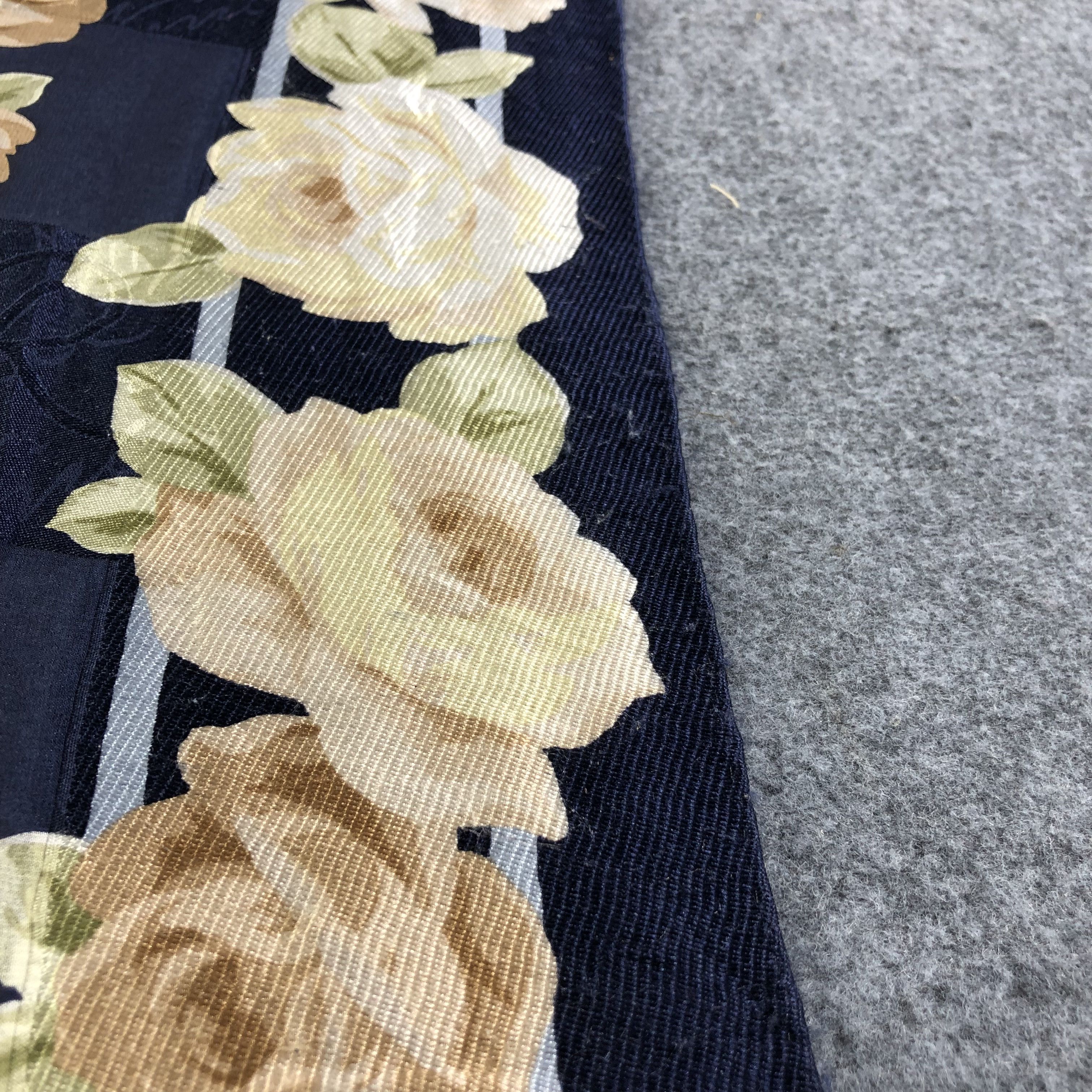 Nina Ricci Vintage Nina Ricci Floral Silk Scarf M827 Size ONE SIZE - 8 Thumbnail